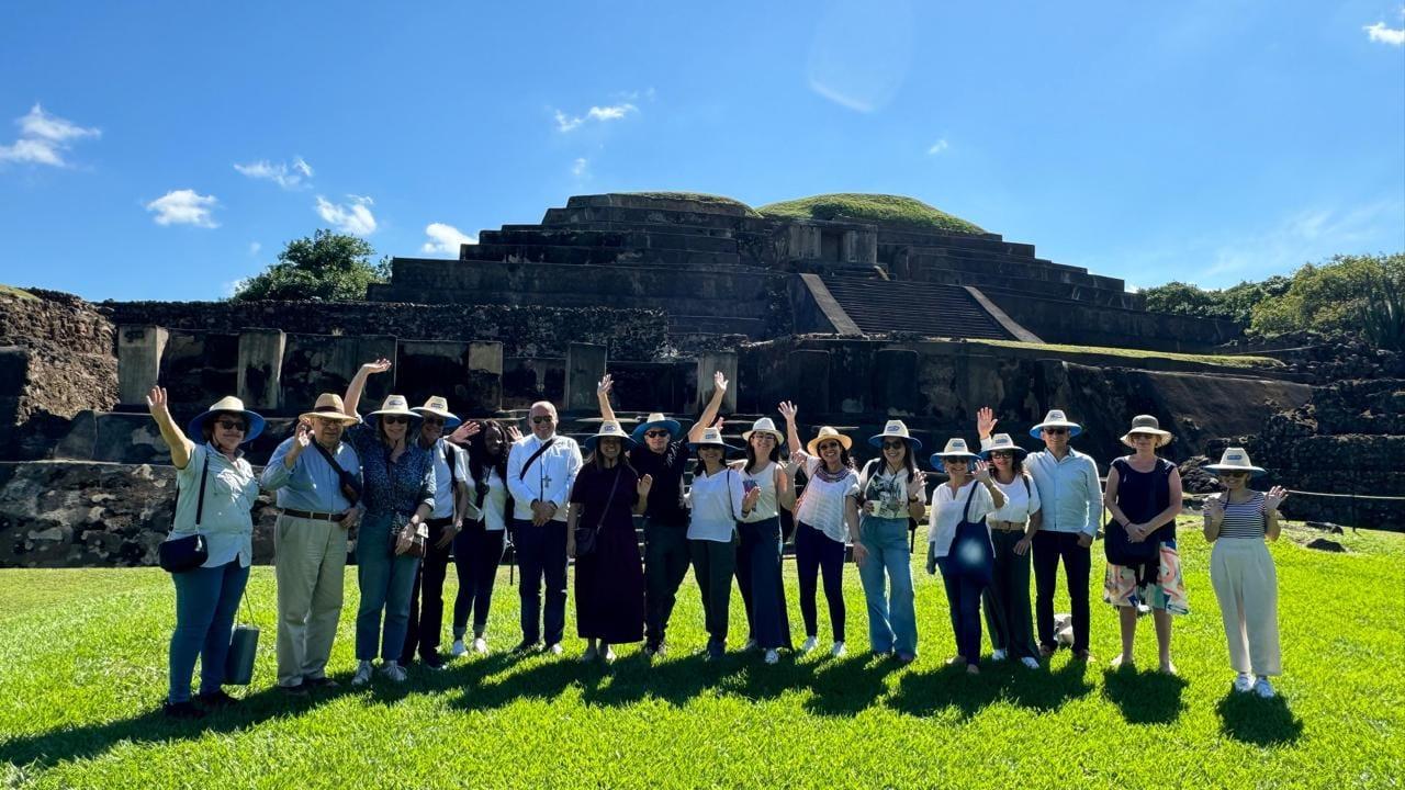 Tazumal Ruins, Lake Coatepeque & El Boquerón Volcano Day Tour