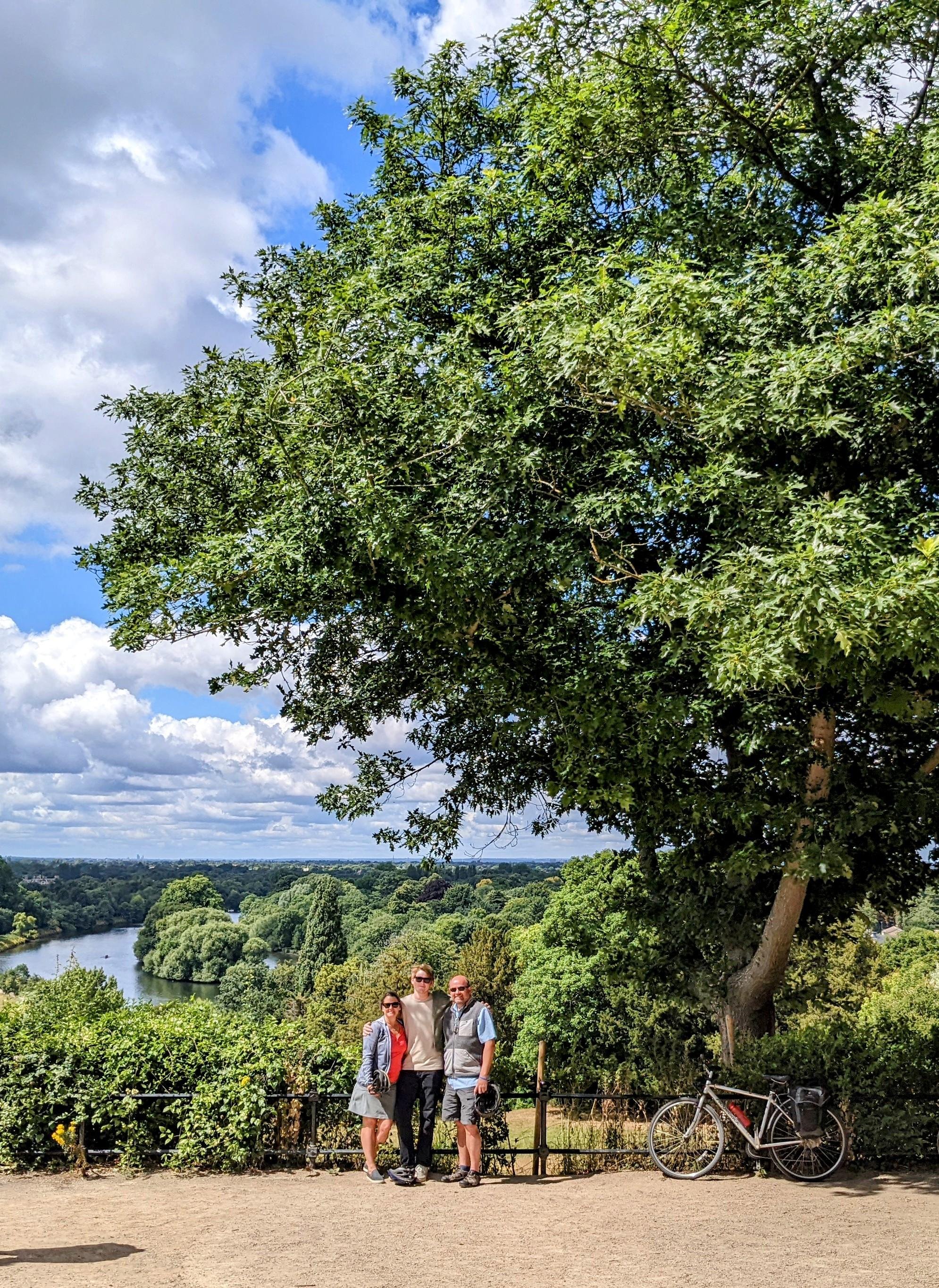London Royal Deer Park & Thames Cycling Adventure