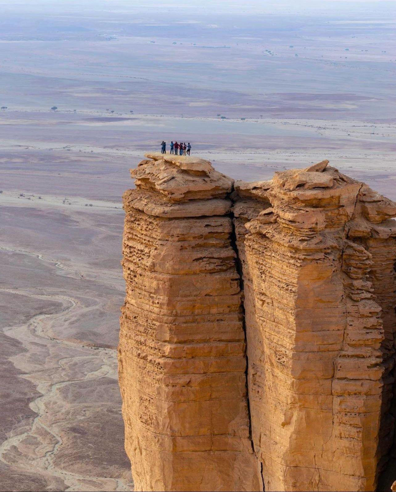 Riyadh: Edge of the World 4x4 Sunset & Stargazing Adventure