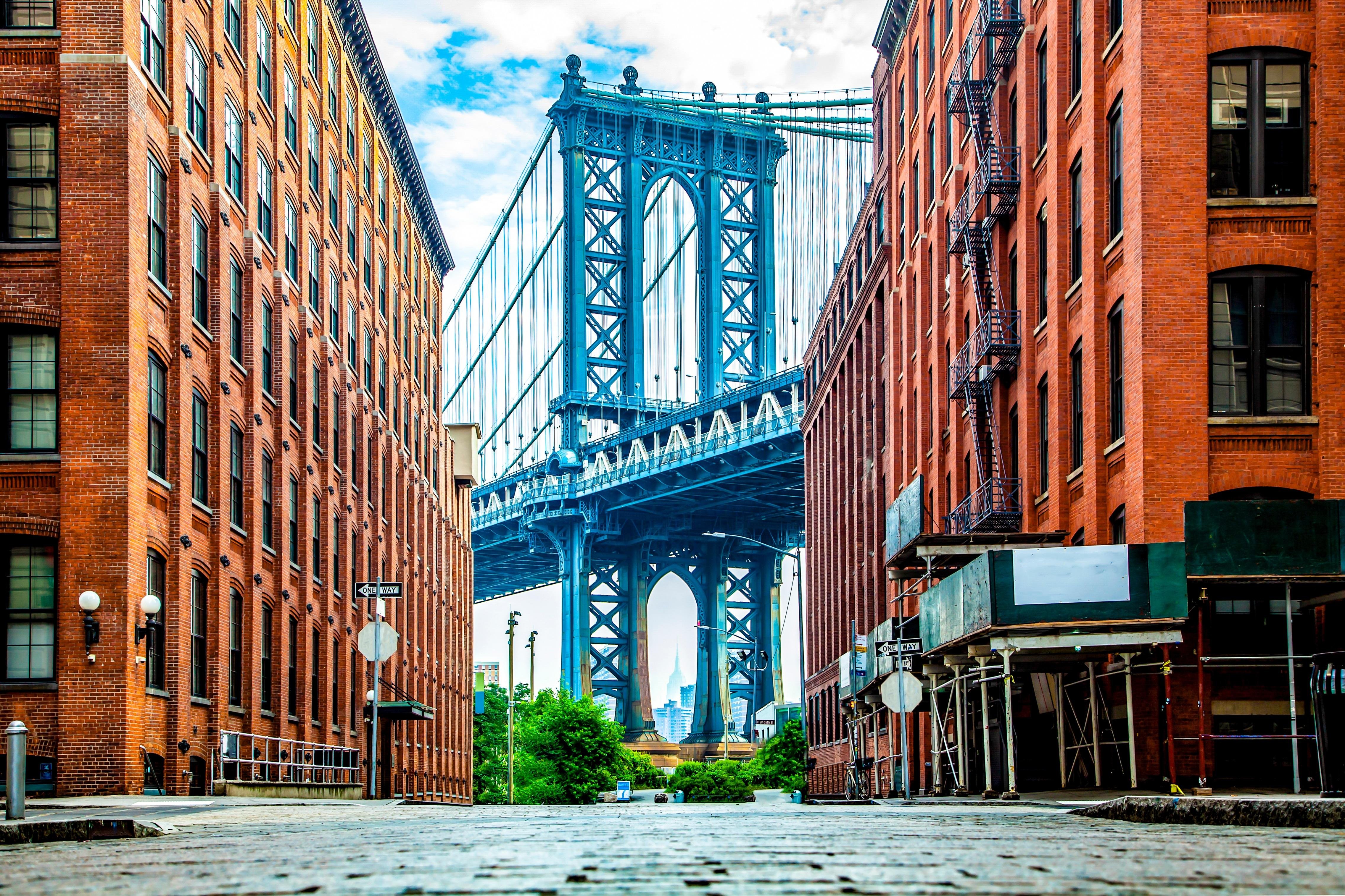 Brooklyn Bridge & DUMBO Walking Tour