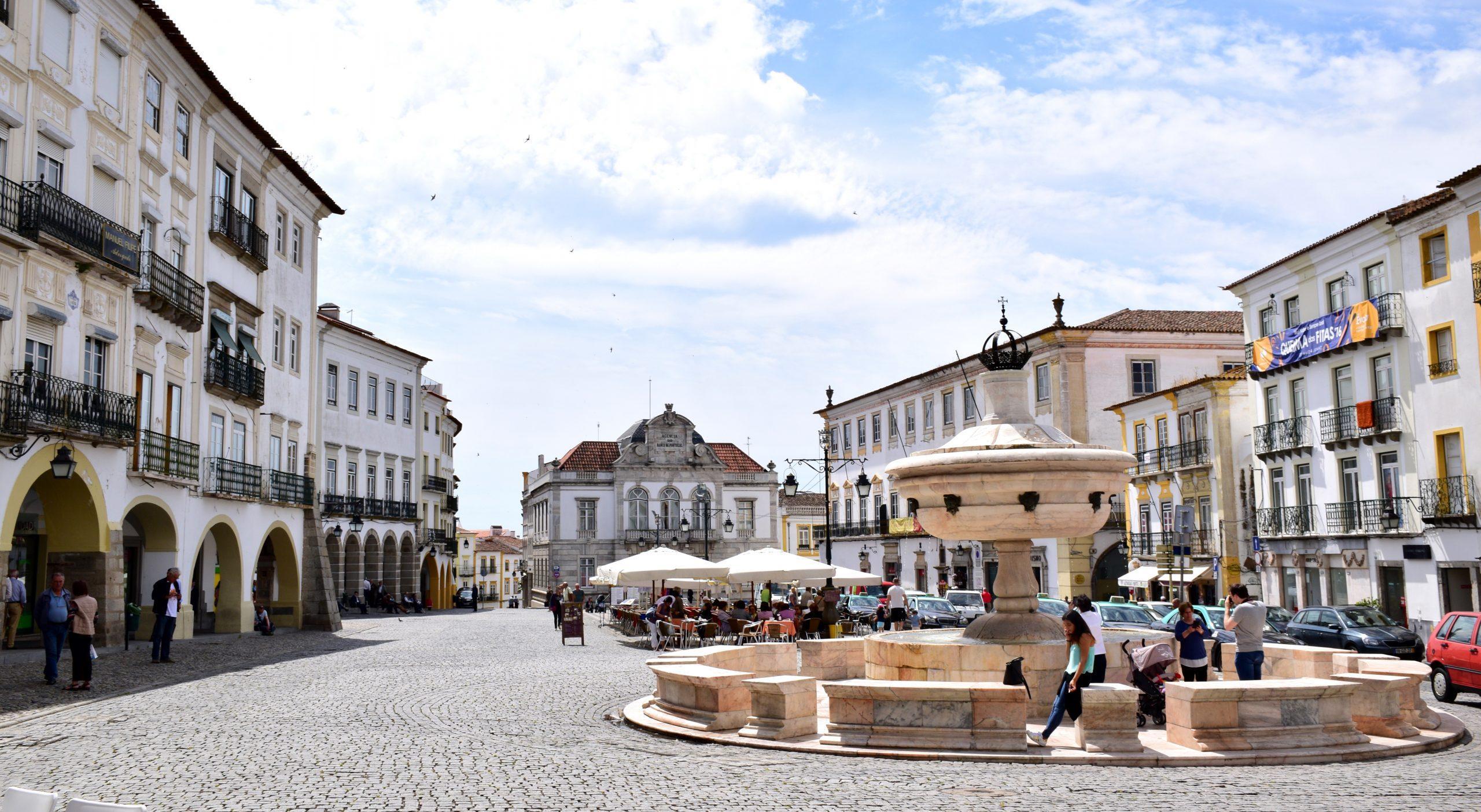 Private Évora Day Tour with Roman Baths Experience