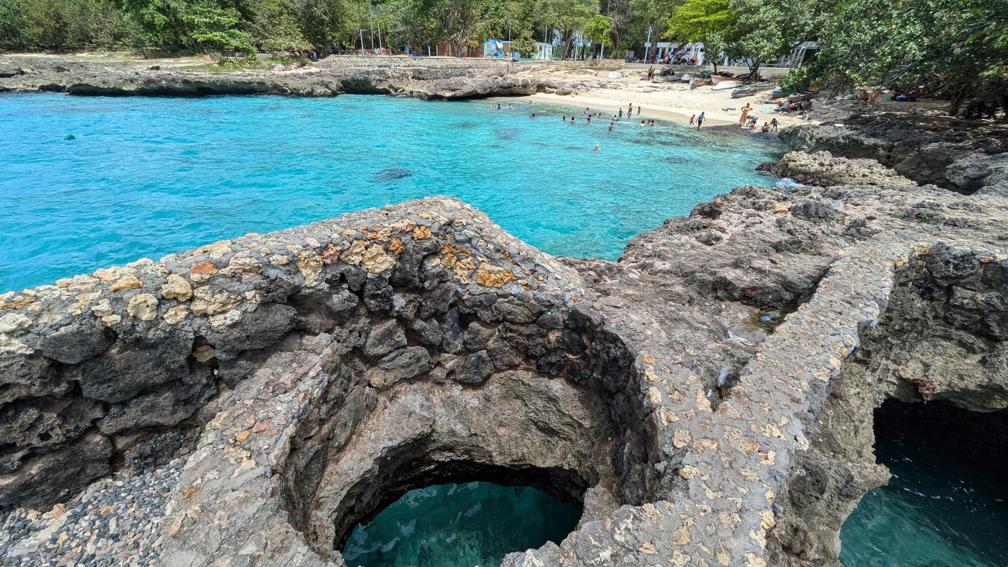 Santo Domingo Full-Day Highlights: Caves, Lighthouse, and Beaches