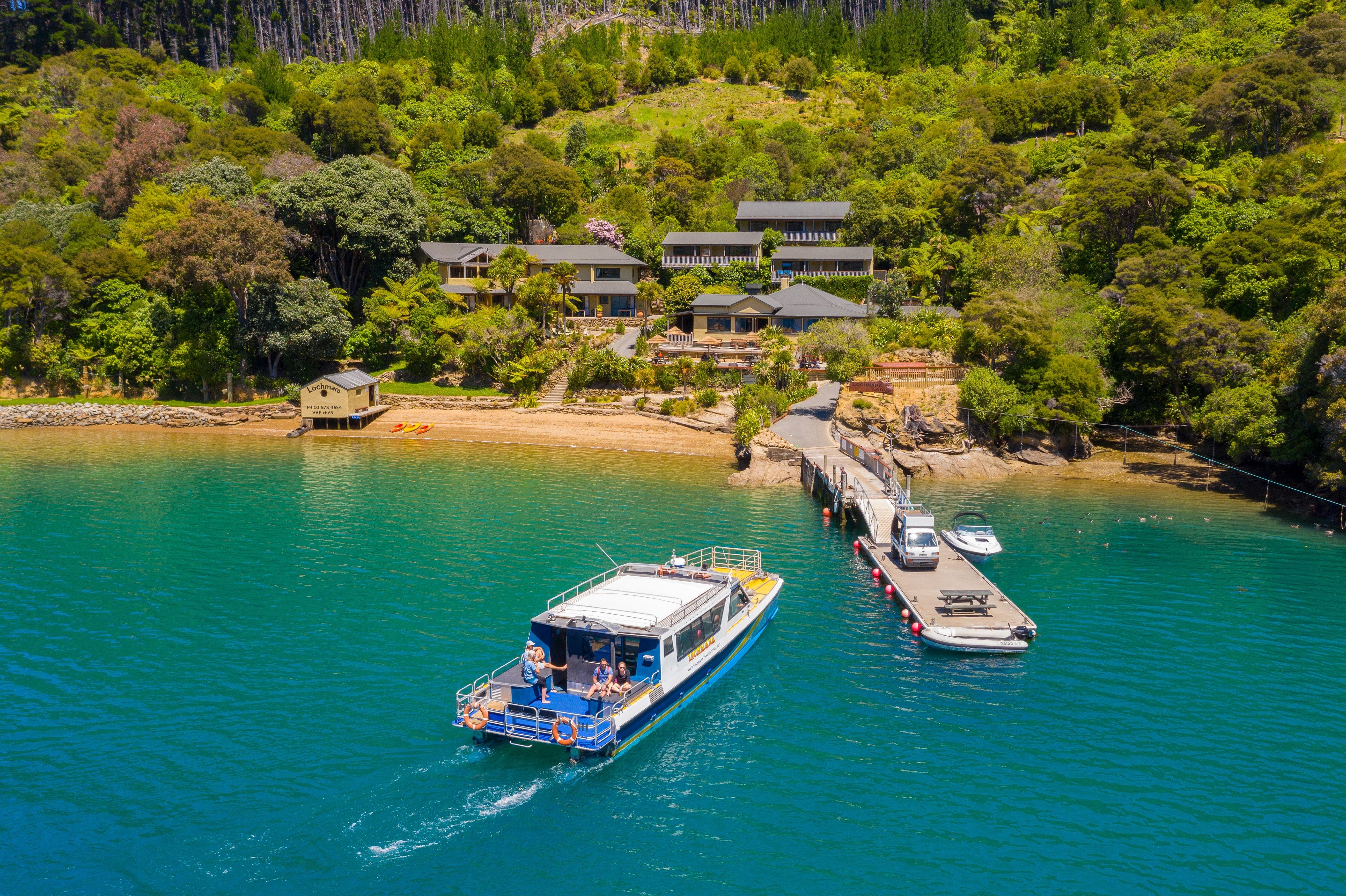 Lochmara Lodge Discovery: Cruise, Wildlife & Adventure