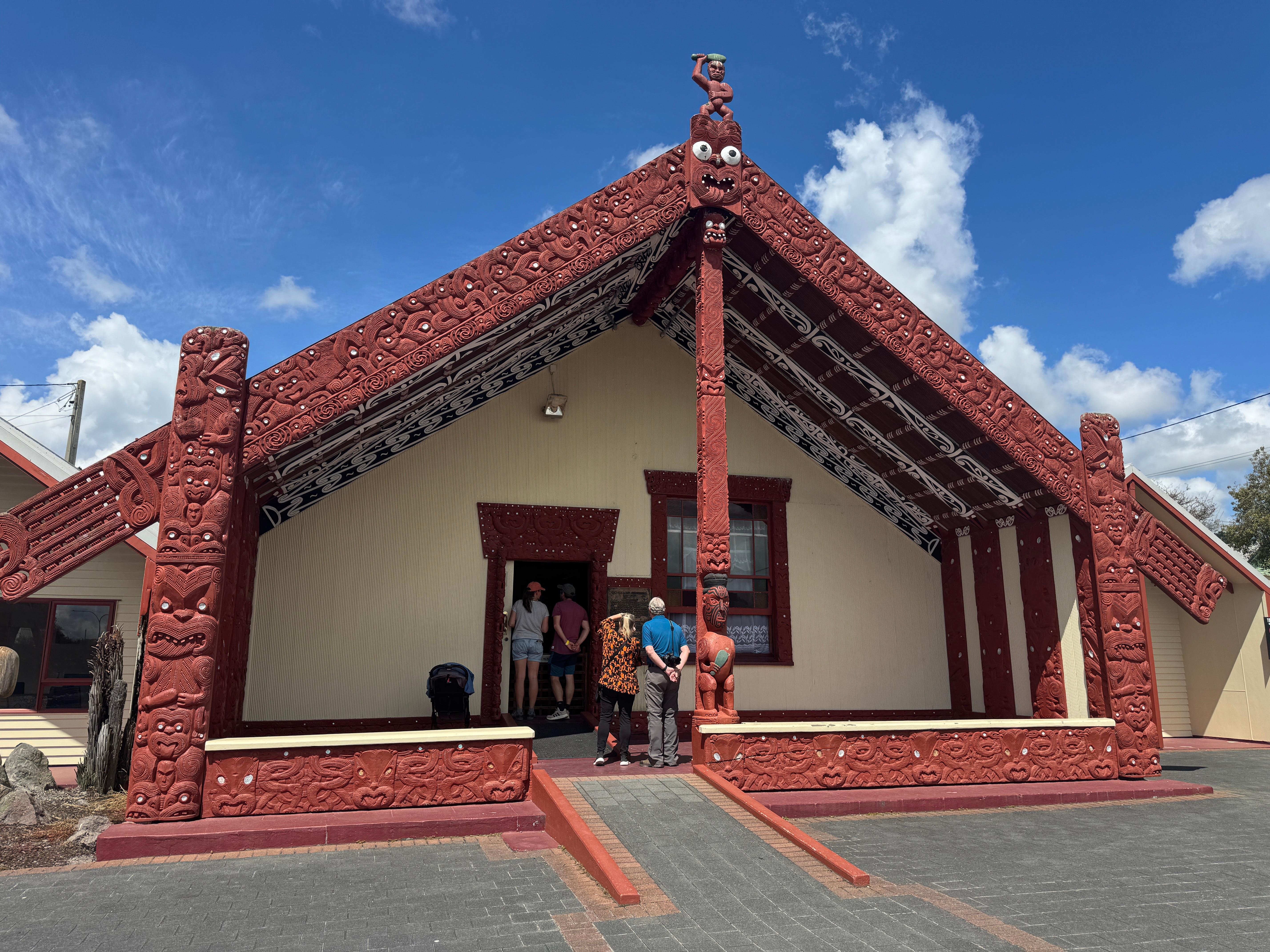 Private Rotorua Tour: Kiwi Hatchery, Māori Village & Geothermal Wonders