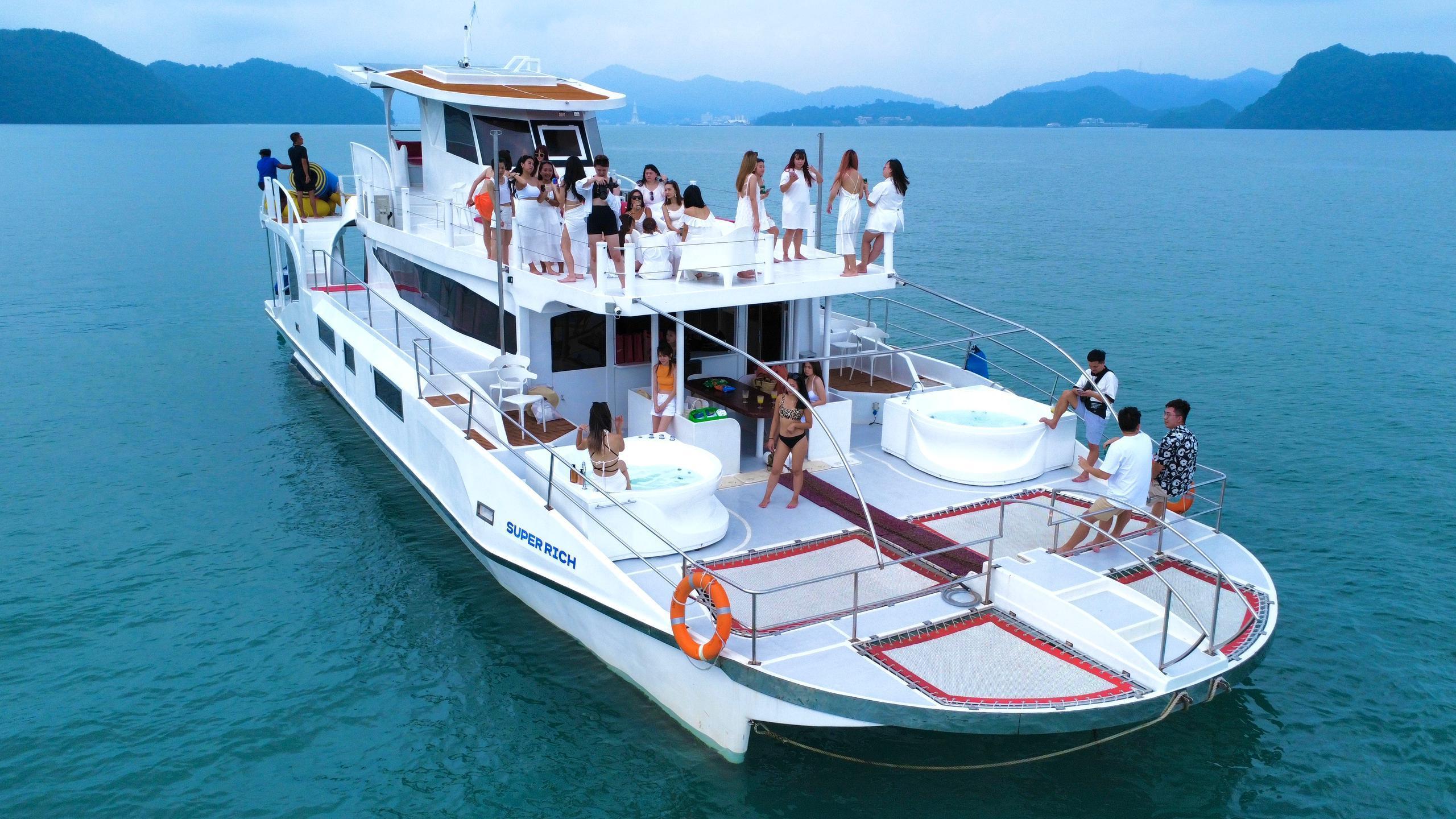 Langkawi Premium Sunset Party Cruise