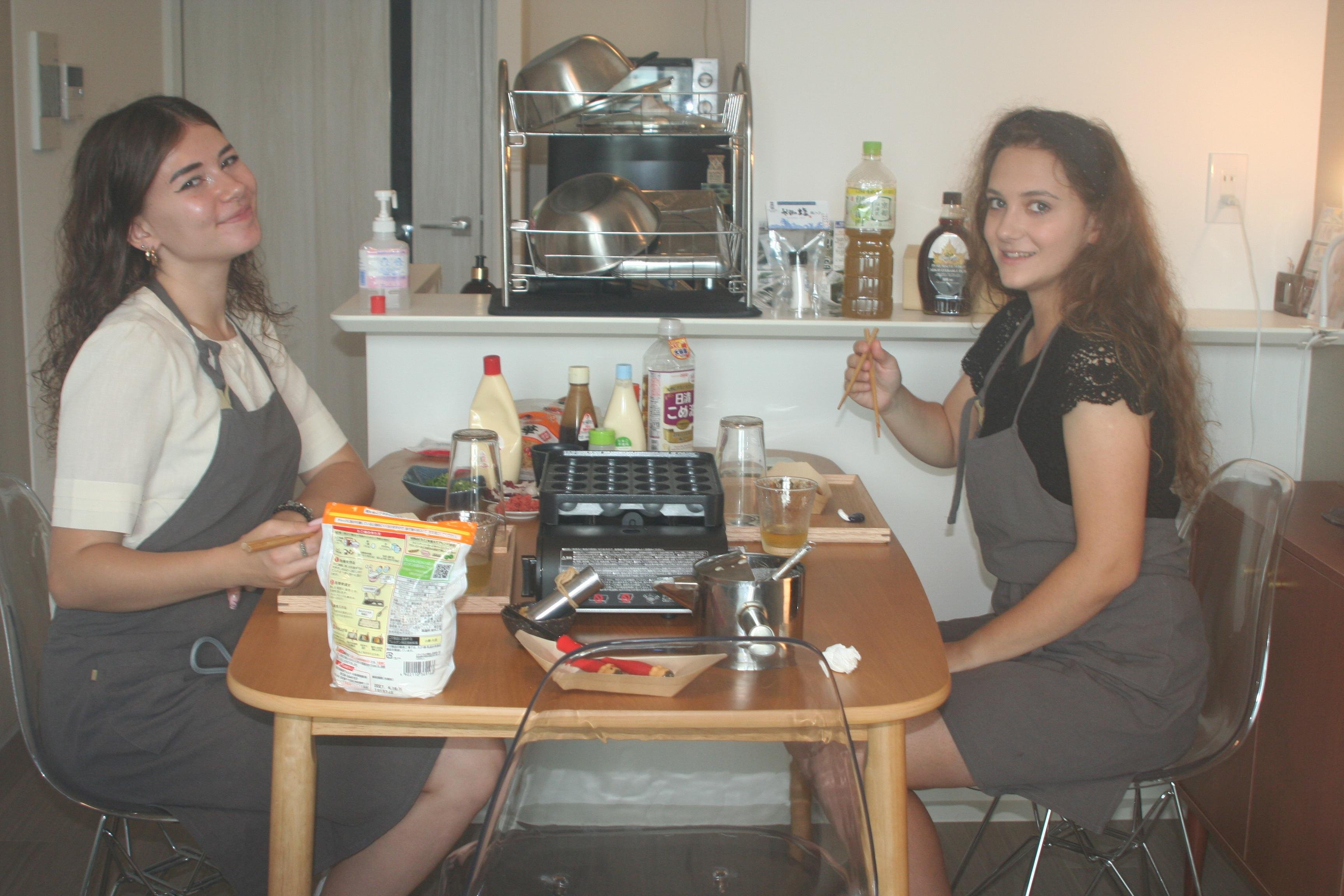 Osaka Takoyaki Cooking Class in Local Home