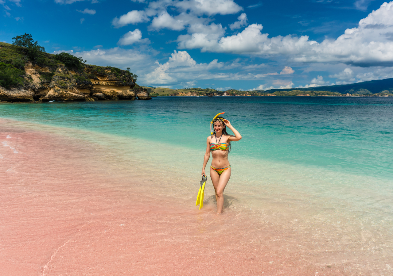 Komodo 4-Day Private Tour: Boat Stay, Padar Island & Pink Beach