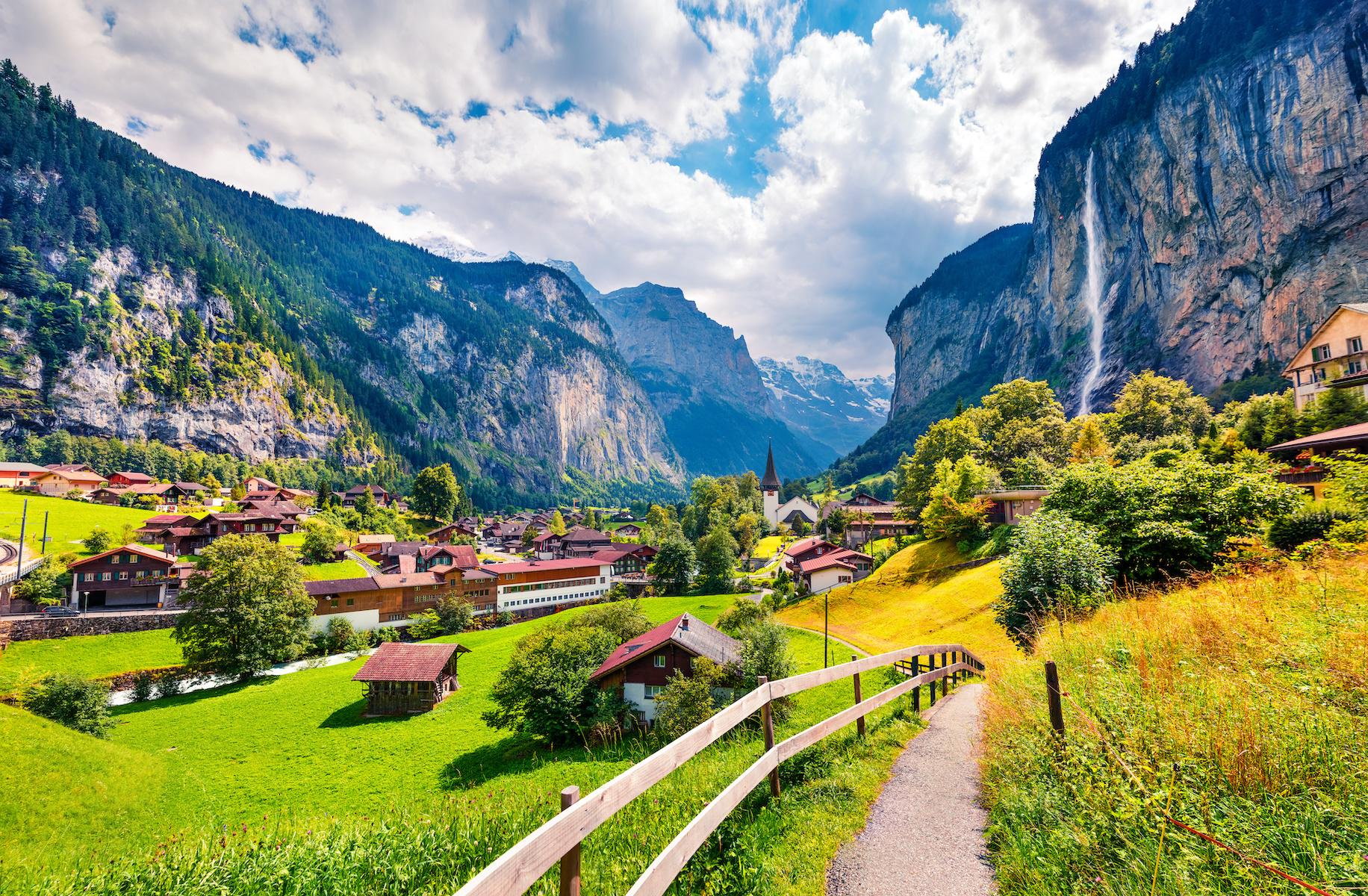 Private Lauterbrunnen Waterfalls & Valley Day Trip from Interlaken