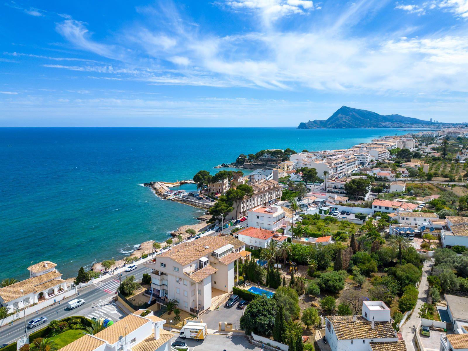 Valencia: Guadalest, Altea & Algar Waterfalls Day Trip