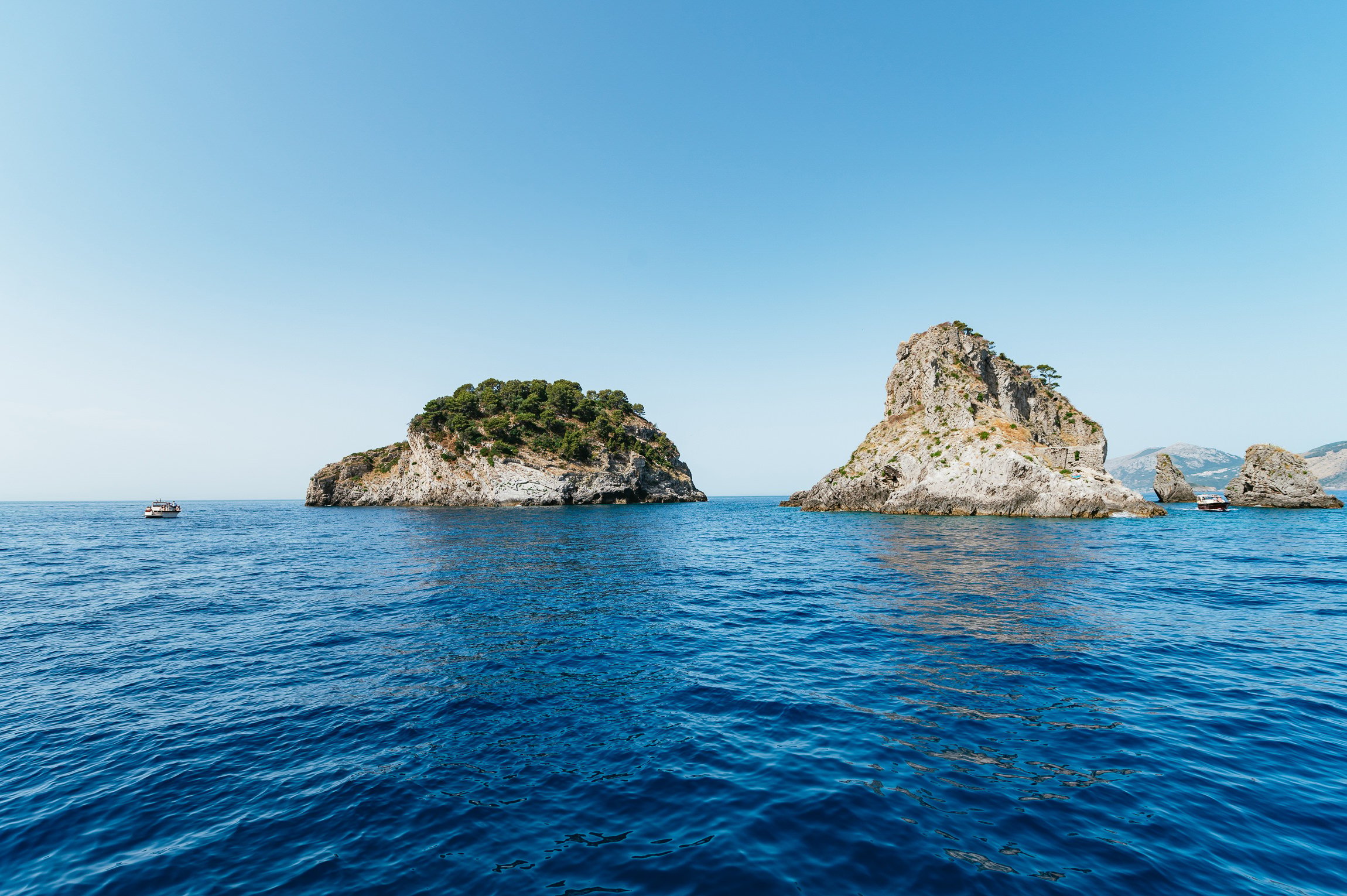 Amalfi Coast Boat Tour: Positano, Amalfi & Li Galli Islands