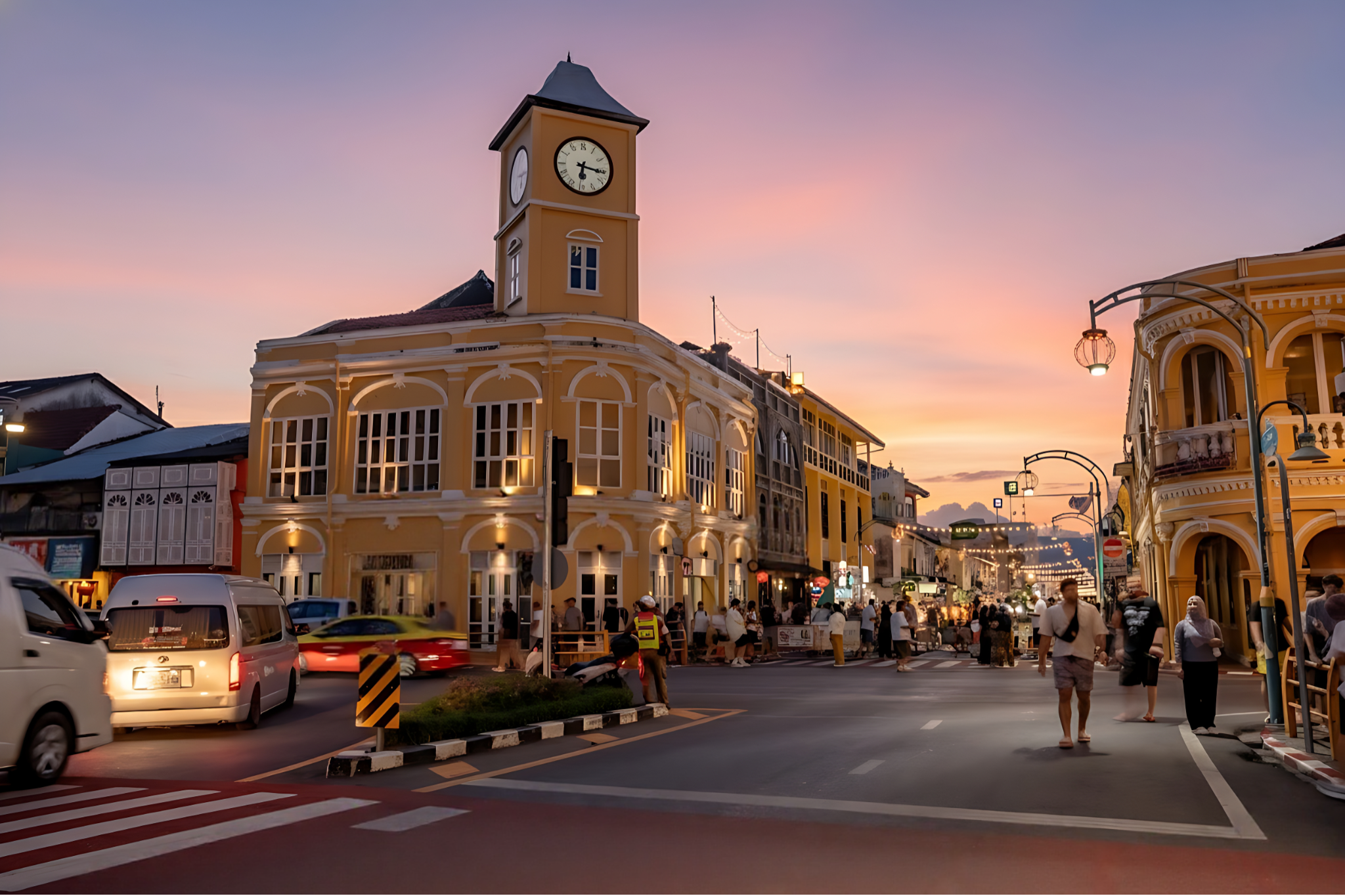 Phuket Cultural Highlights & Old Town Guided Half-Day Tour