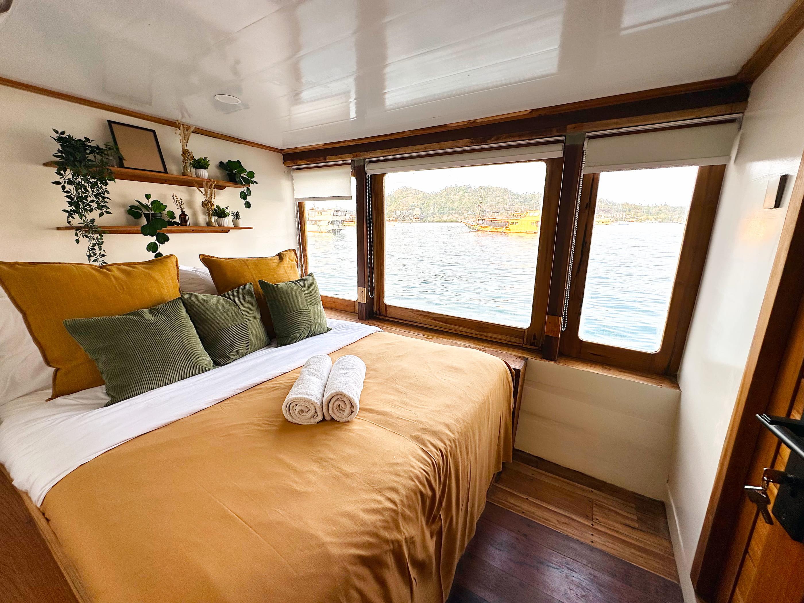 Komodo Sailing Adventure: 3-Day Phinisi Cruise from Labuan Bajo