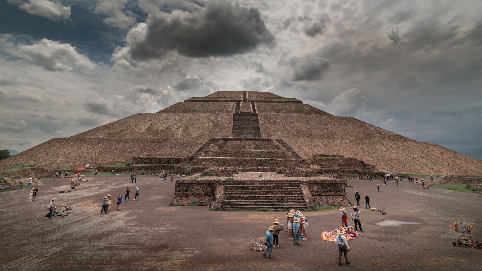 Teotihuacan, Guadalupe & Coyoacán 2-Day Tour