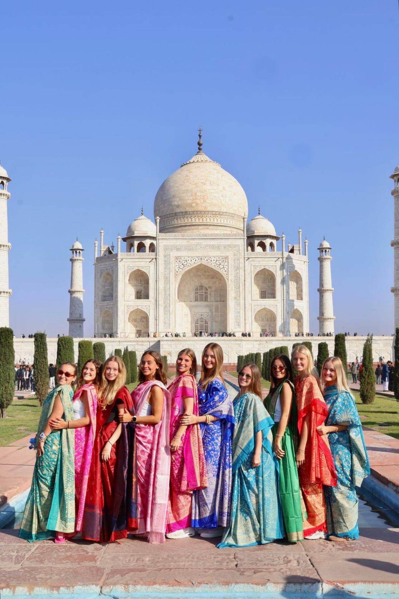 Delhi Private Shopping Tour with Local Expert
