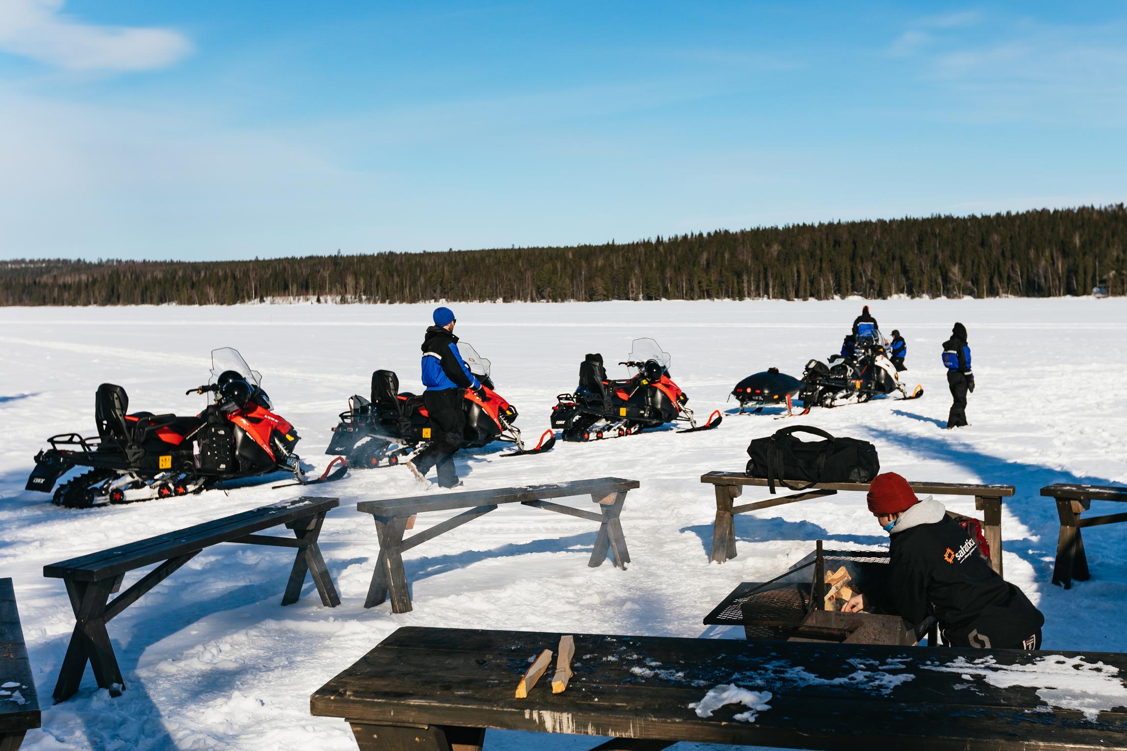 Rovaniemi Snowmobile & Ice Fishing Adventure with Campfire Lunch