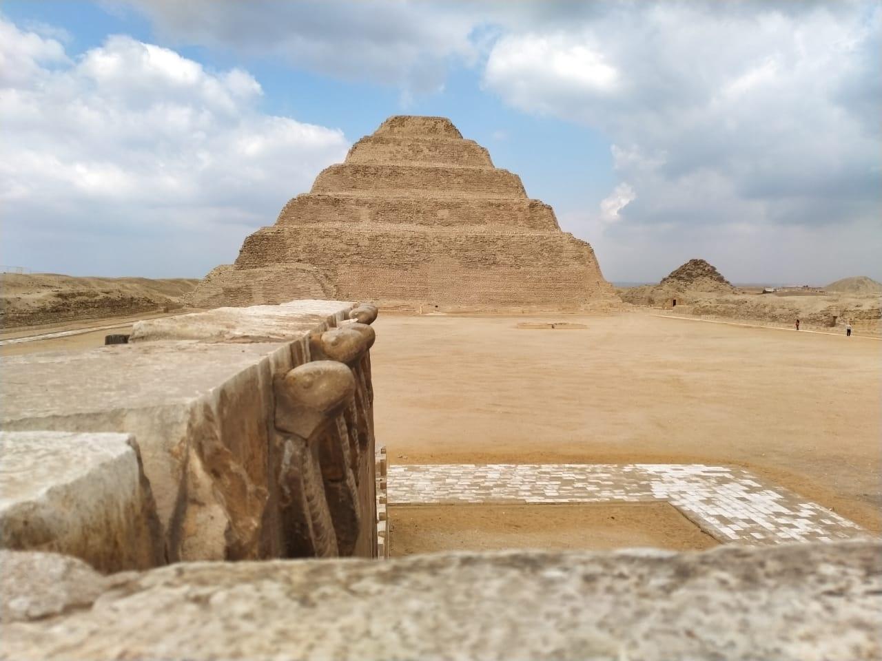 Cairo: Pyramids, Sakkara & Memphis Full-Day Expedition