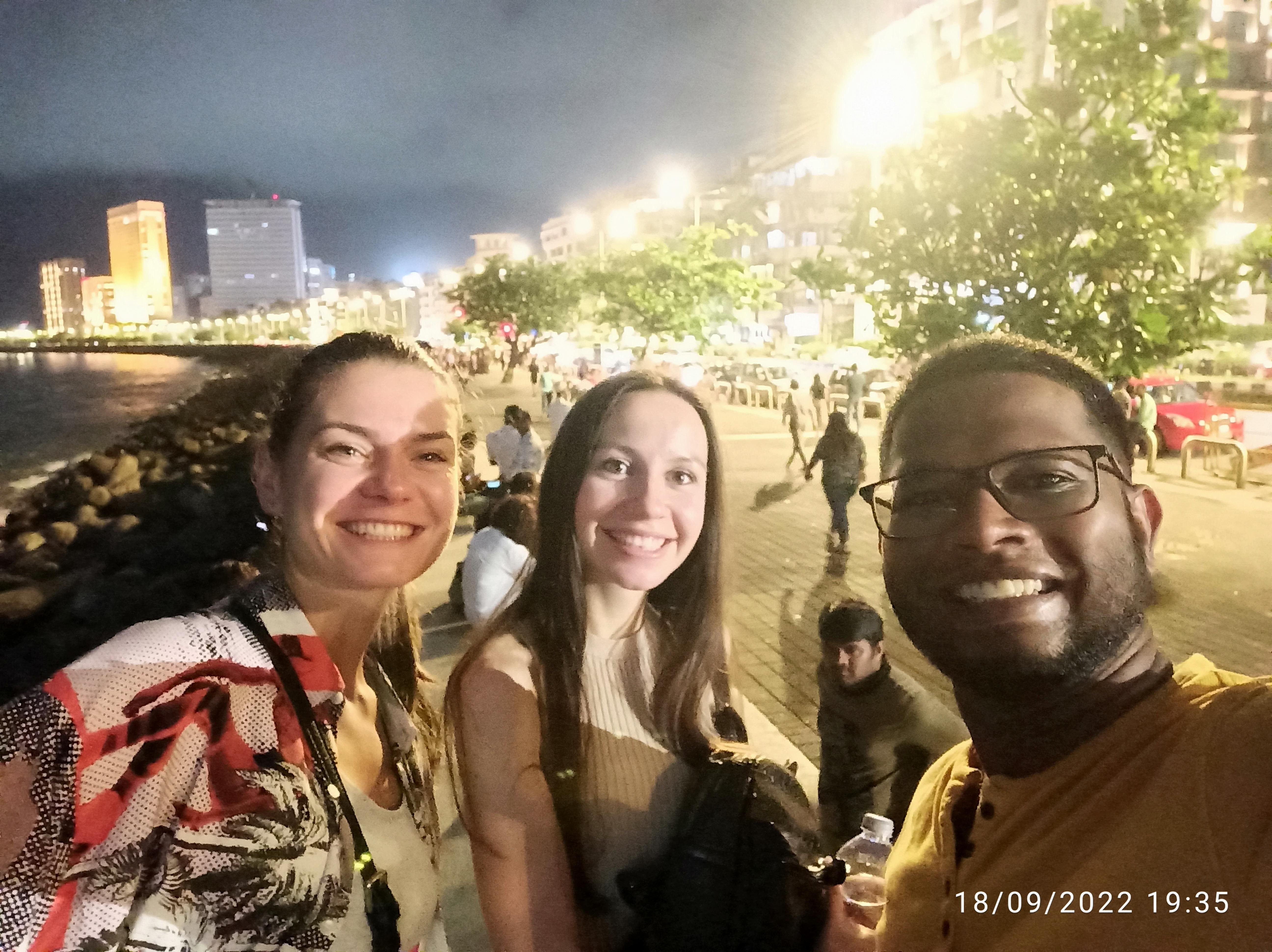 Mumbai After Dark: City Lights & Bazaar Night Tour