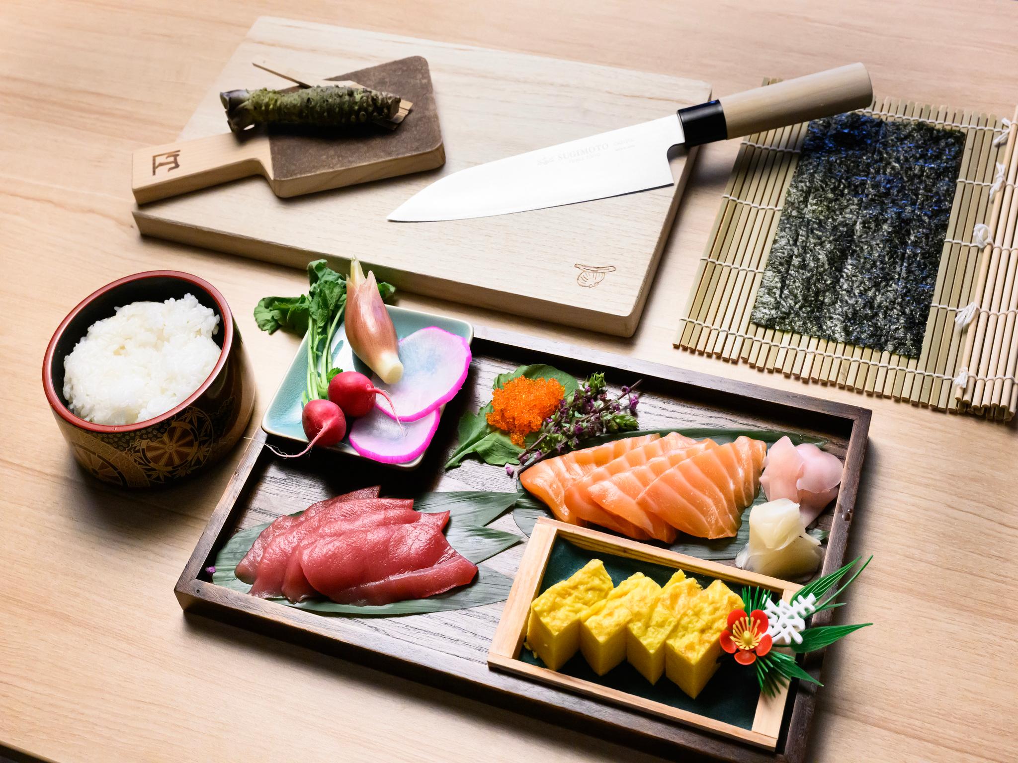 Tsukiji Fish Market Sushi Making – Make Your Own Sushi Bento