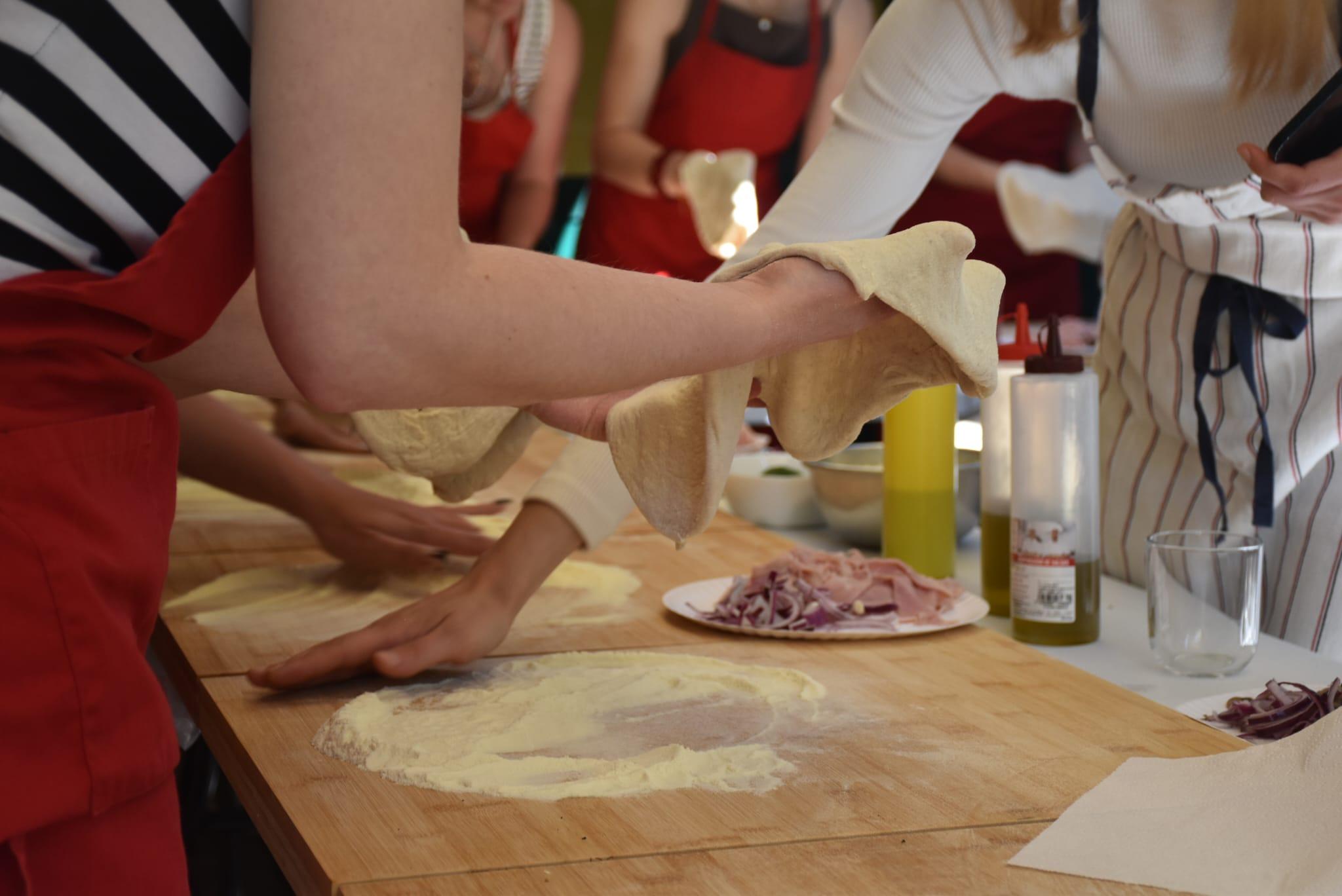 pizza making class in Como — photo 13