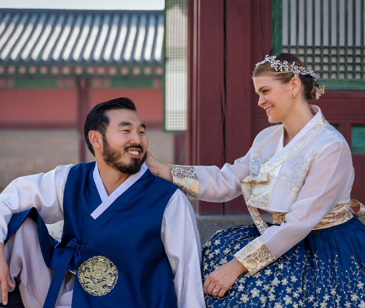 Seoul: Hanbok Rental with Gyeongbokgung Palace Entry — Seoul K-beauty experience photo 7