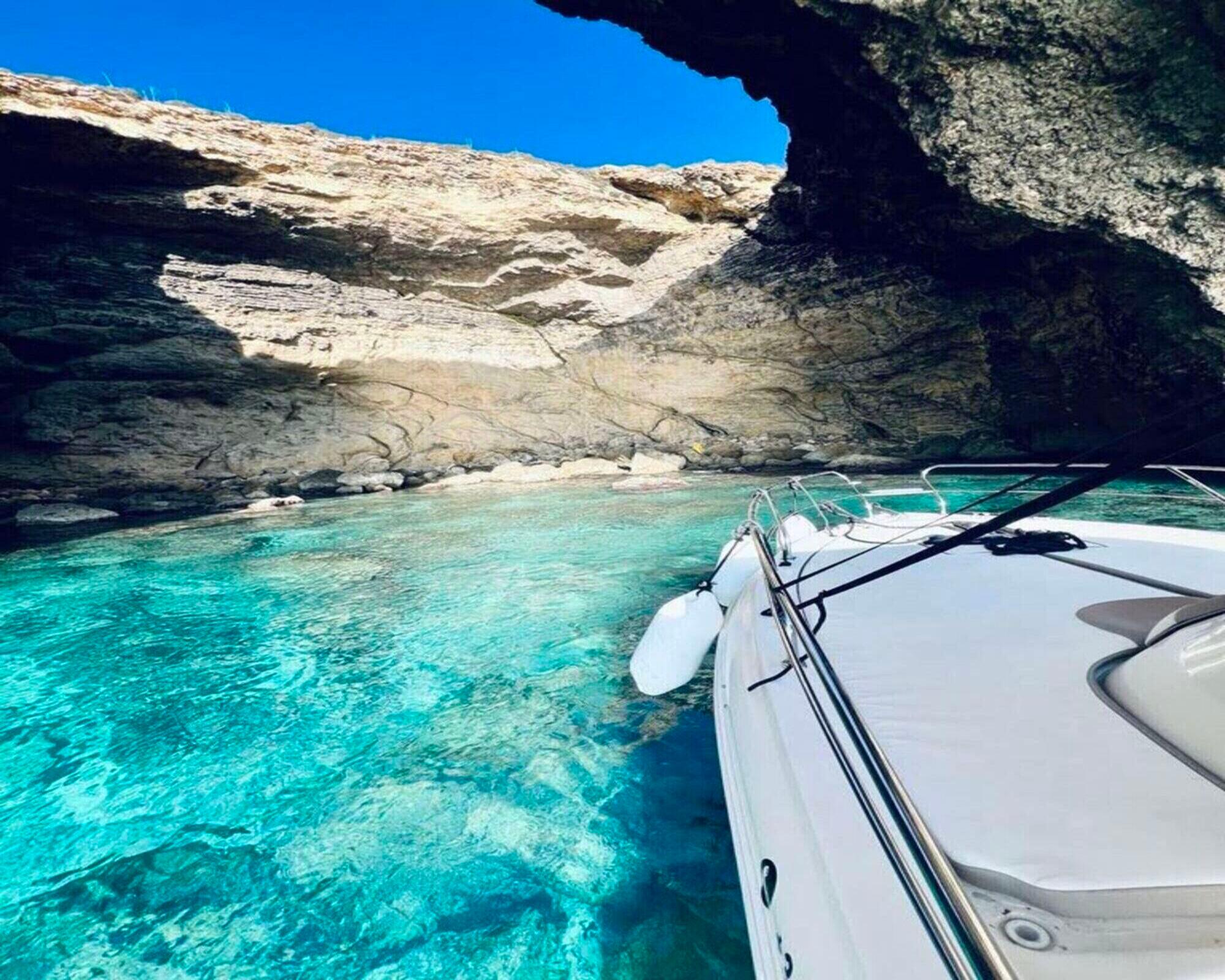 Comino & Gozo Small-Group Boat Cruise with Blue Lagoon Swim