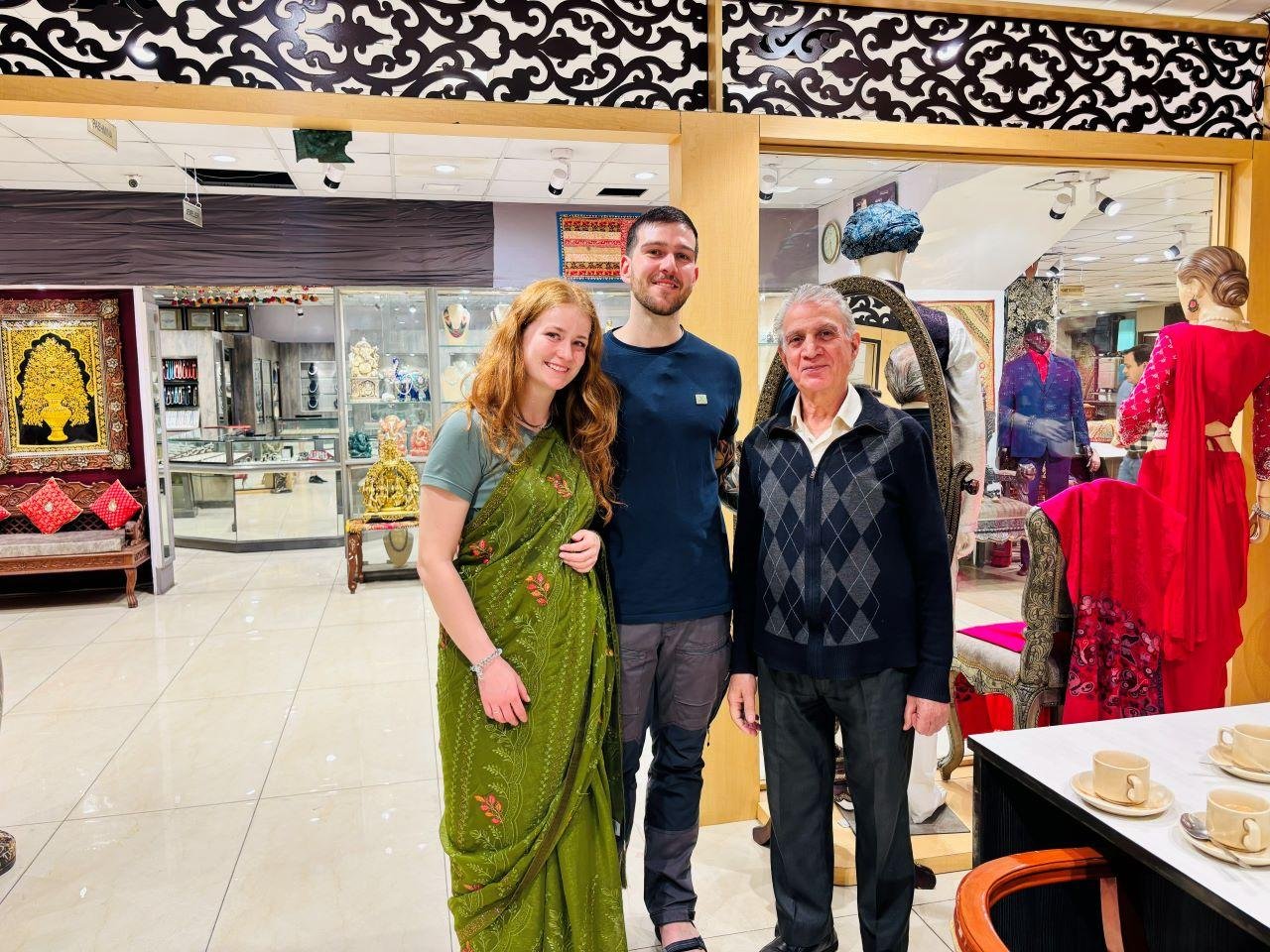 Delhi Private Female-Guided Shopping Expedition