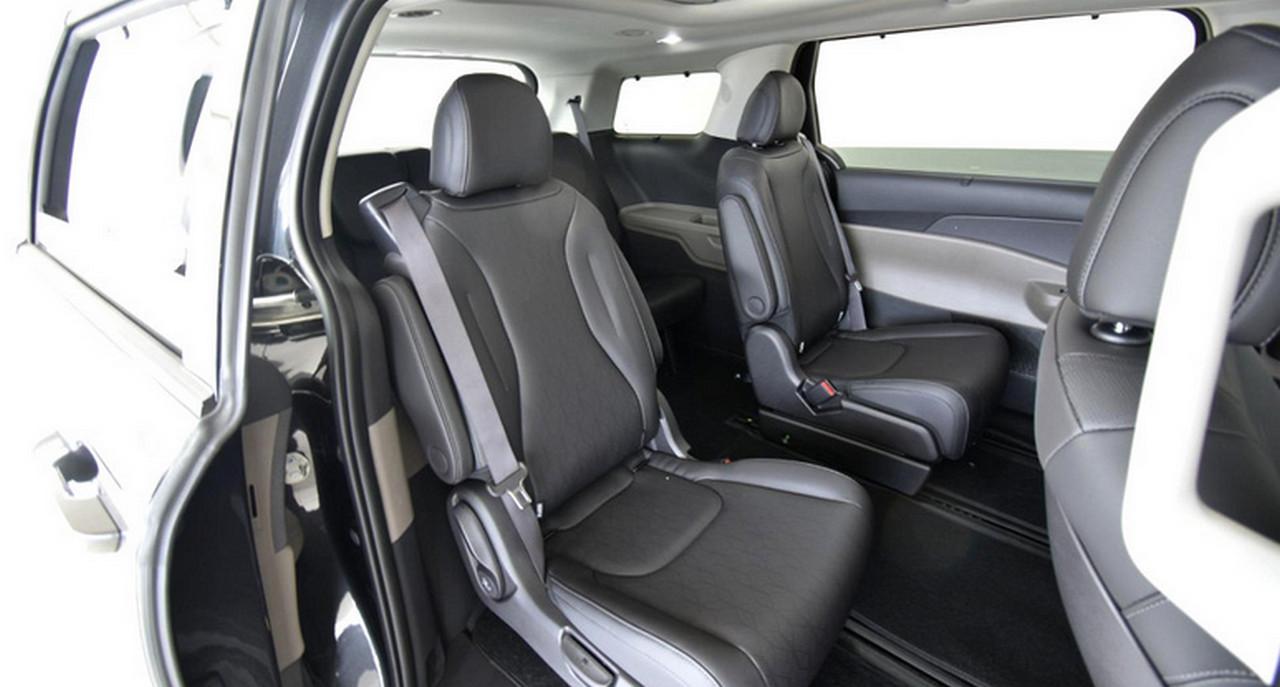 Seoul Private Luxury Vehicle Tour (English & Spanish Guide)