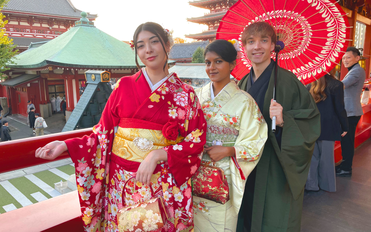 Asakusa Kimono Rental – Full-Day Traditional Dress Experience