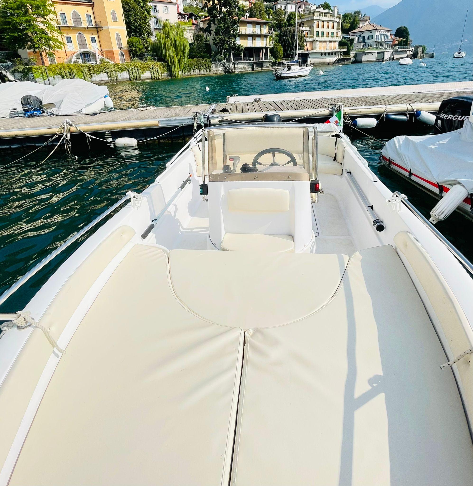 Lake Como: 5-Hour Private Boat Rental