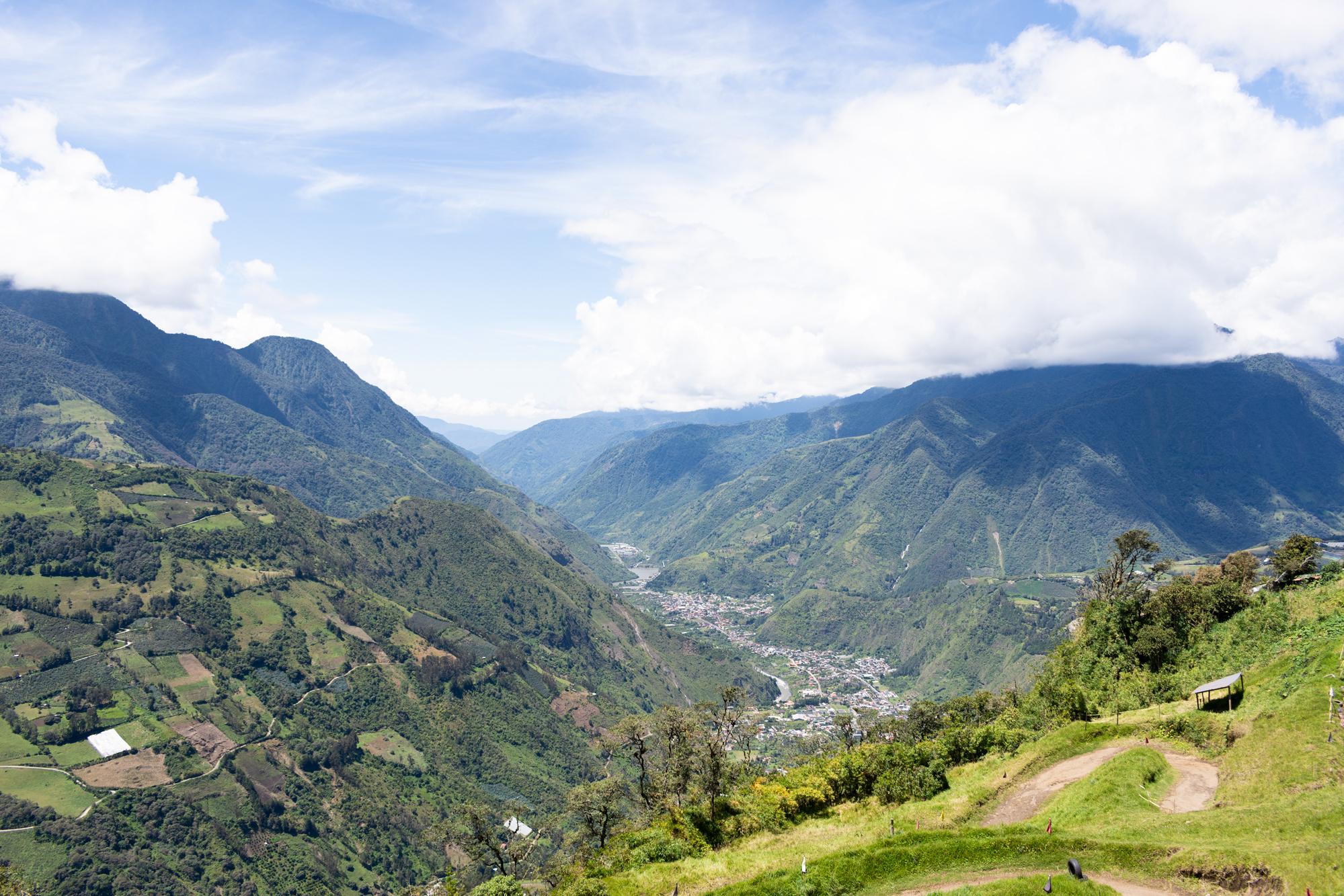 Quito to Baños & Pailón del Diablo Waterfall Full-Day Tour