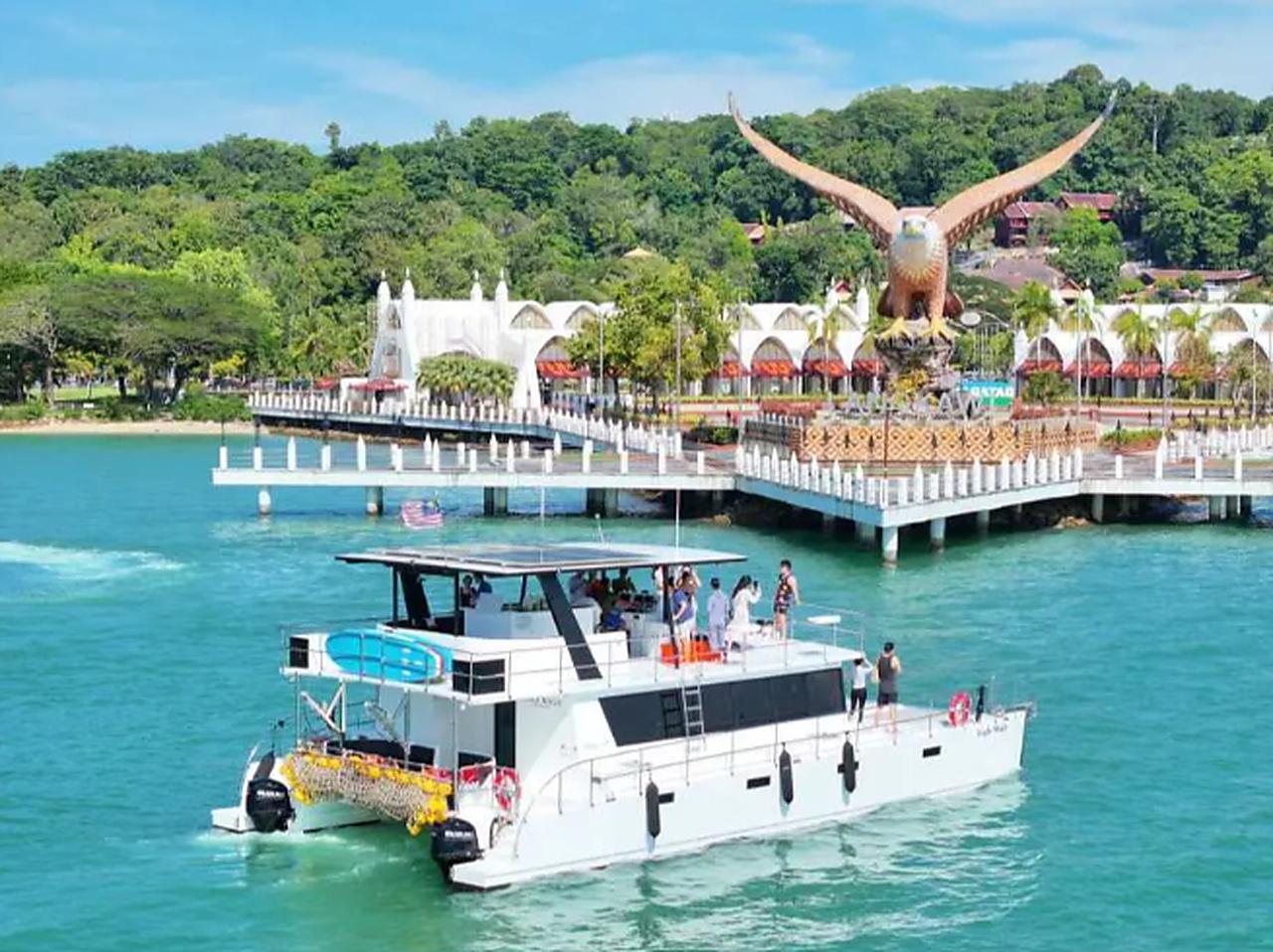 Langkawi Premium Sunset Yacht Cruise with Buffet & Drinks
