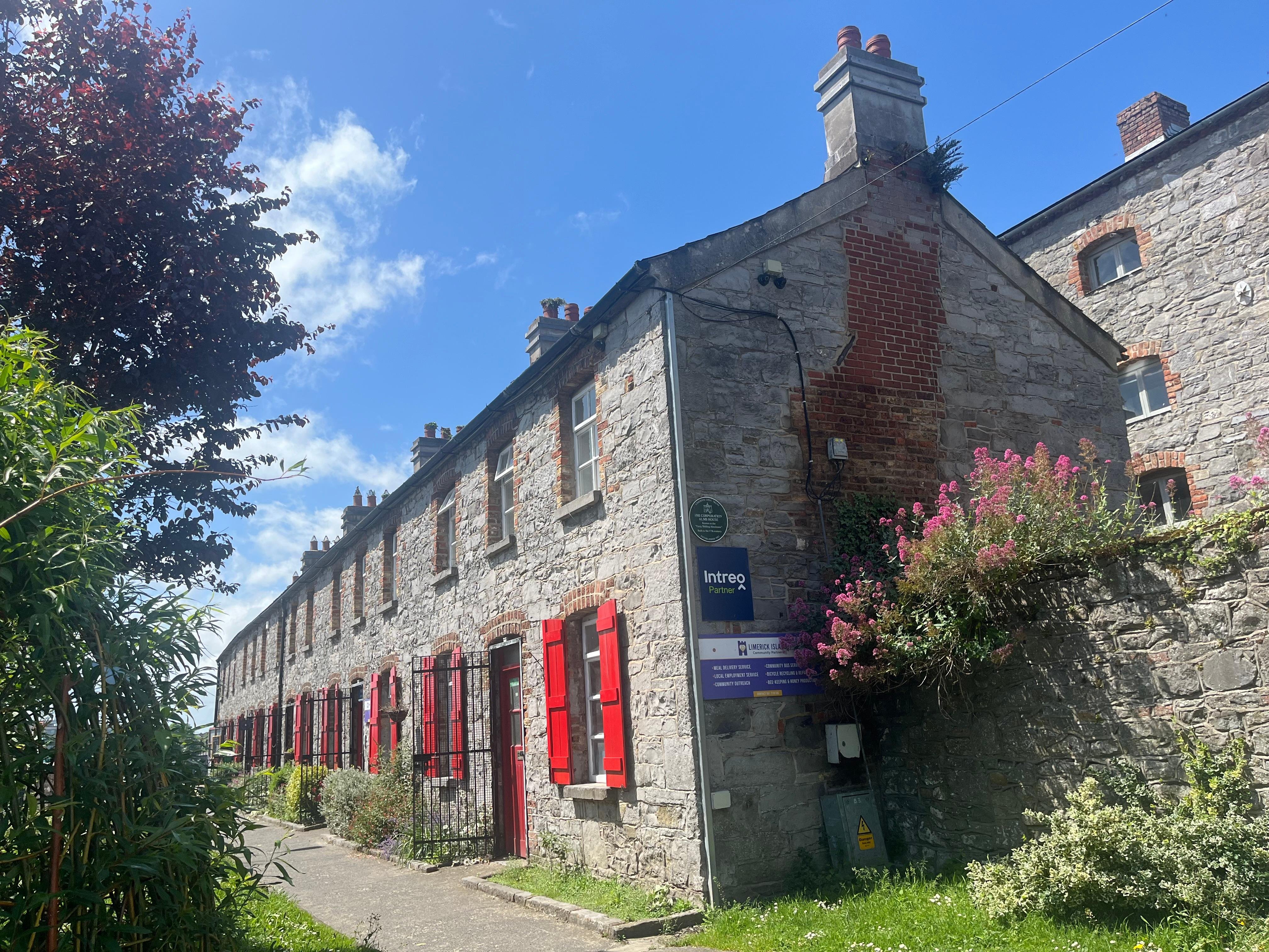 Dublin to Cliffs of Moher, Ennis & Limerick Day Tour