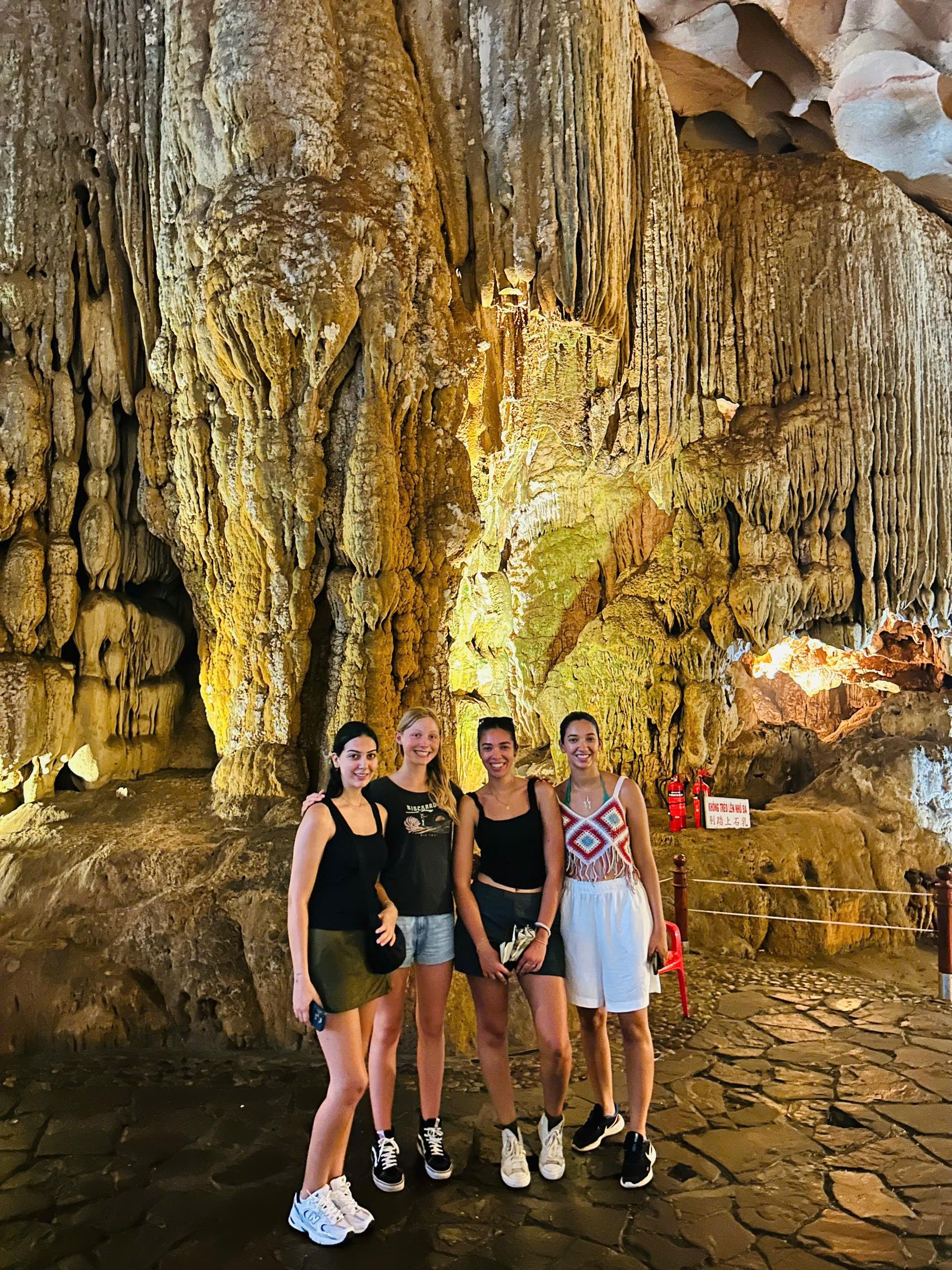 Ha Long Bay Full-Day Cruise: Caves, Kayaking & Scenic Views