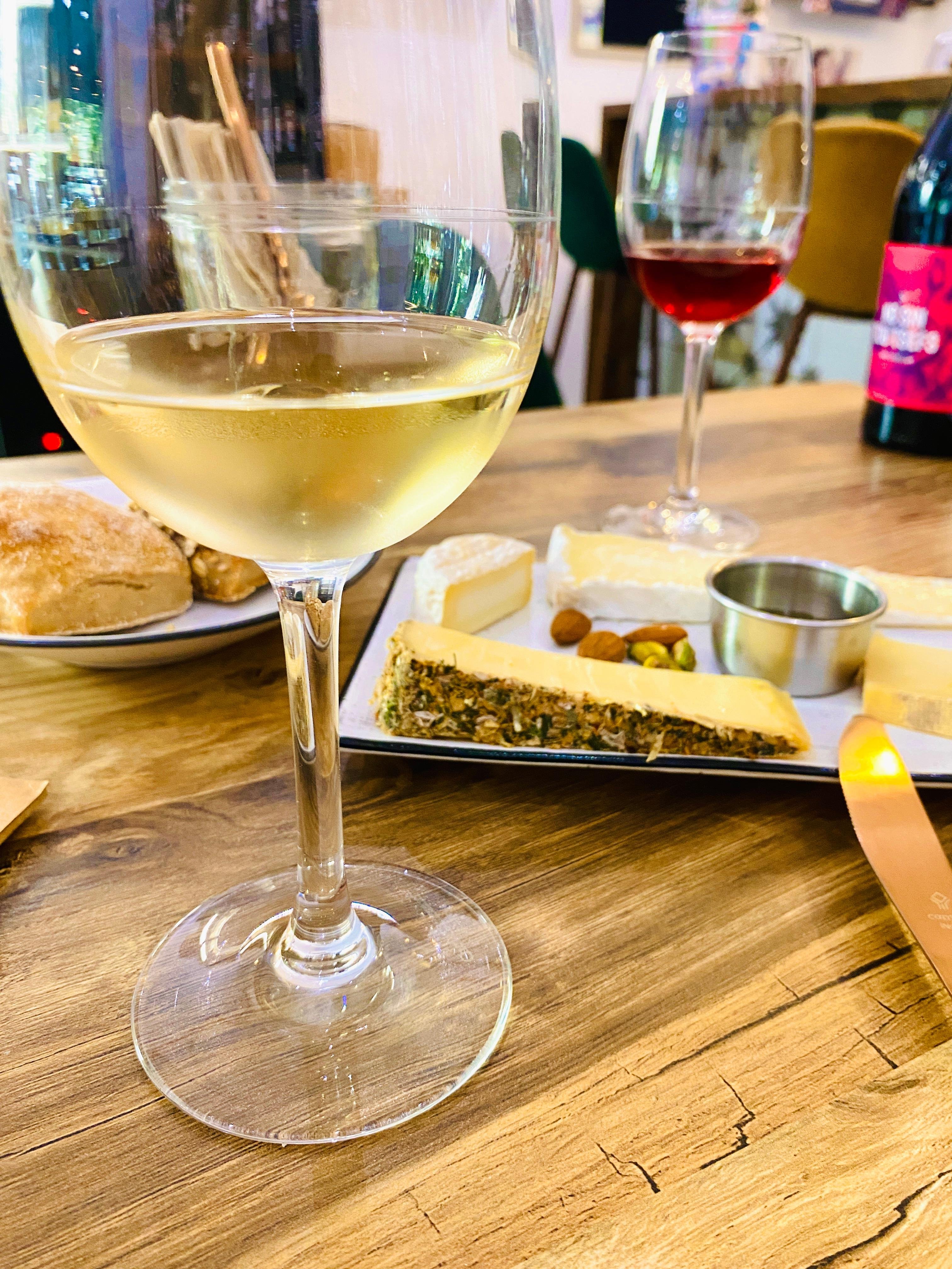Nice: Natural Wine & Farmhouse Cheese Tasting in Libération