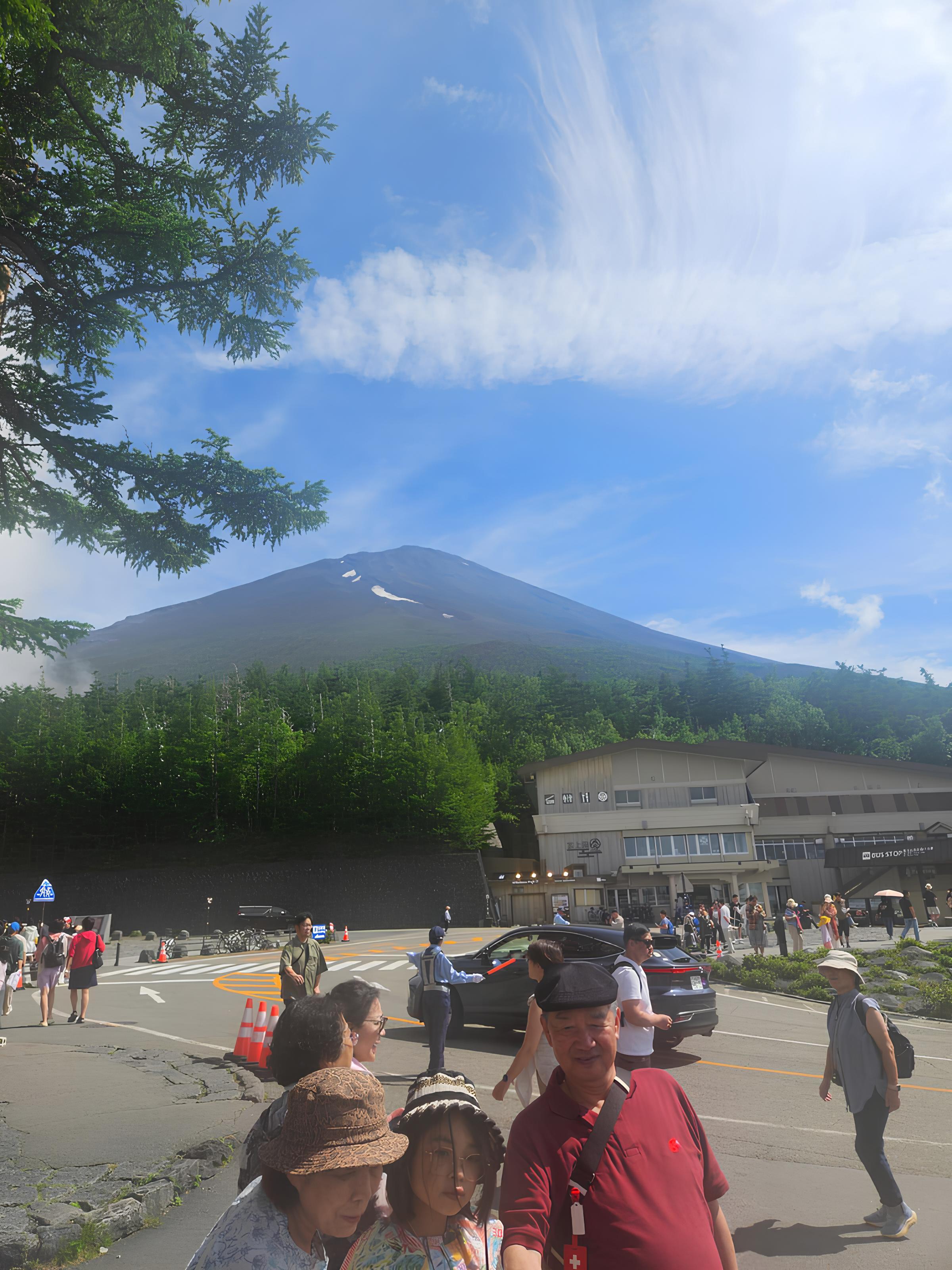 Tokyo to Mt. Fuji & Hakone: Private Full-Day Tour with English Driver