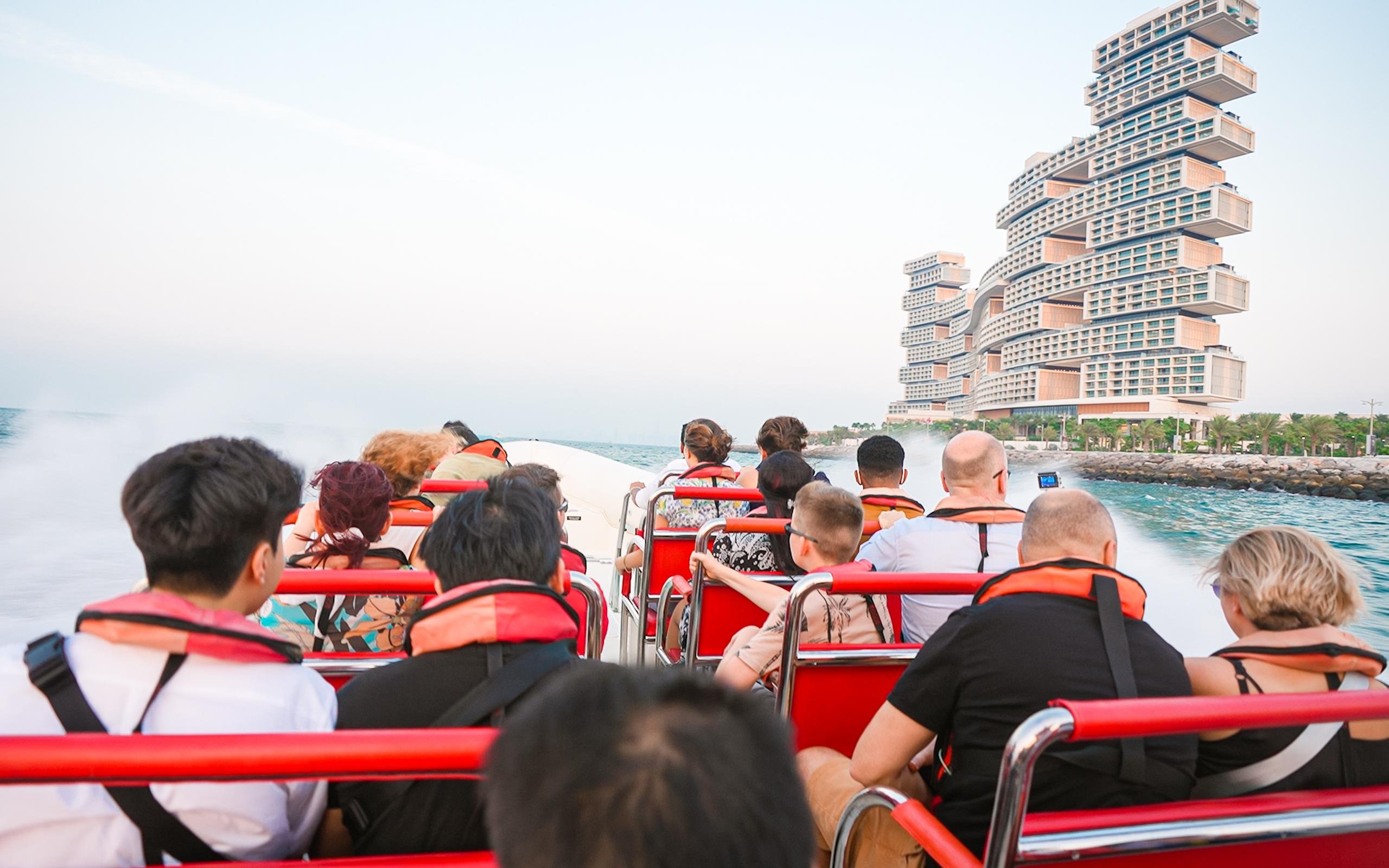 Dubai Speedboat Sightseeing Tour with Live Guide