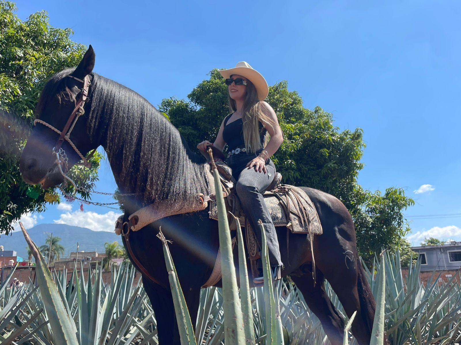 Tequila Town Day Trip with Distillery Tour & Cantaritos Tasting