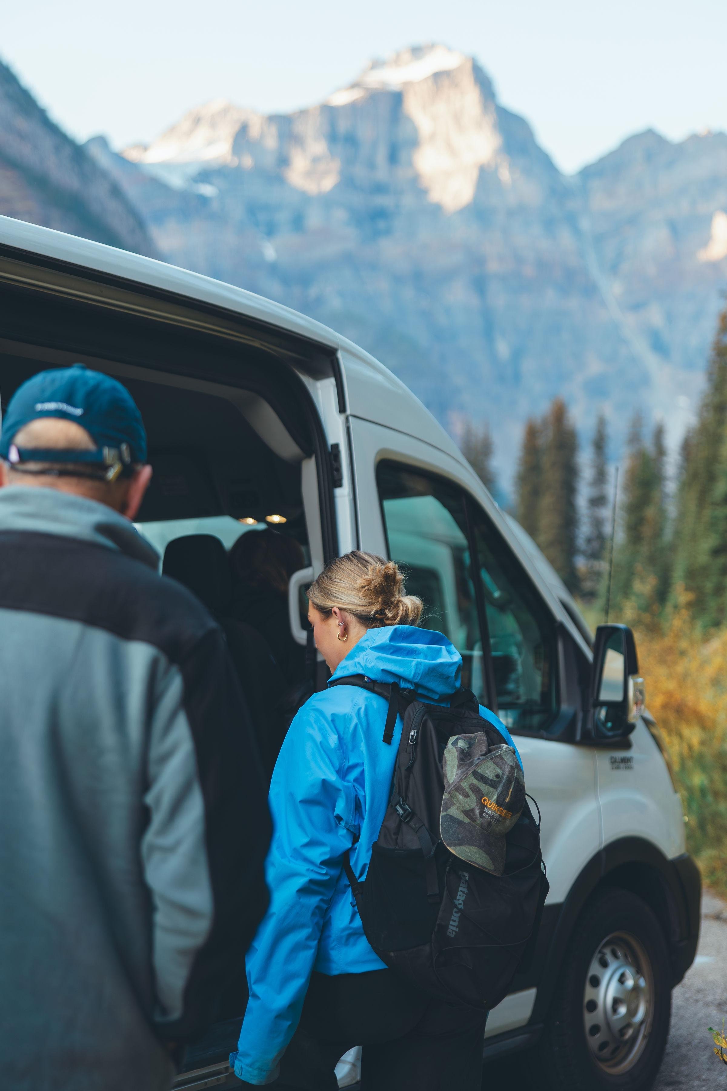 Moraine Lake shuttle tour — glacial turquoise lake and Valley of the Ten Peaks in Banff National Park — image 10