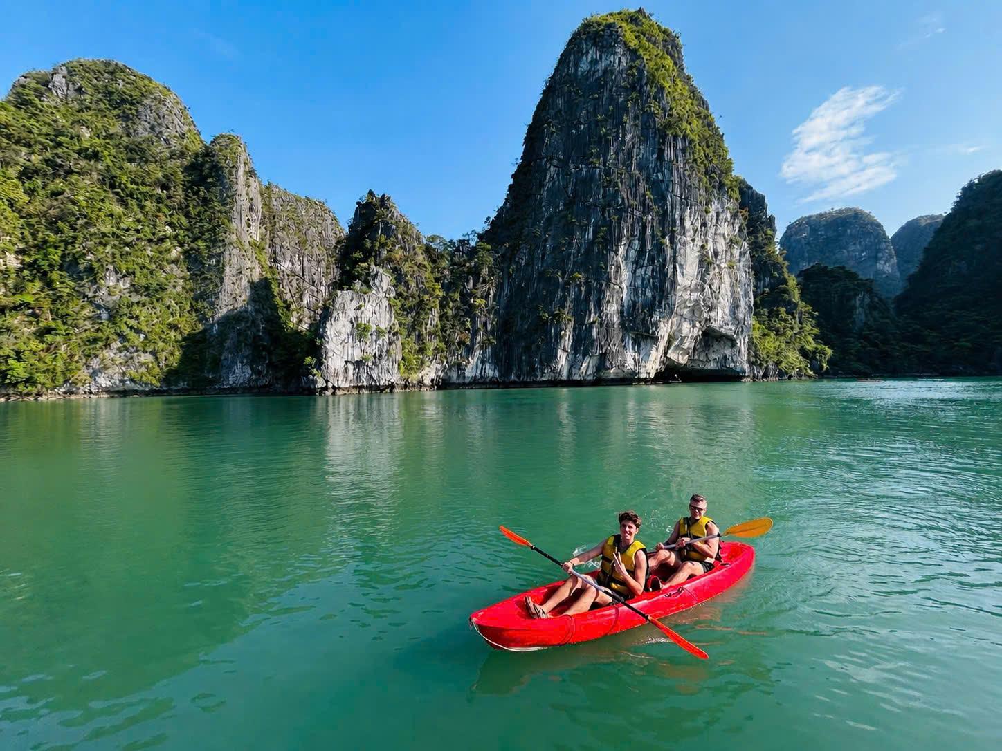 Hanoi: Ha Long Bay 1 Day with Cruise, Lunch & Kayaking Tour - 2026 (Verified Reviews)