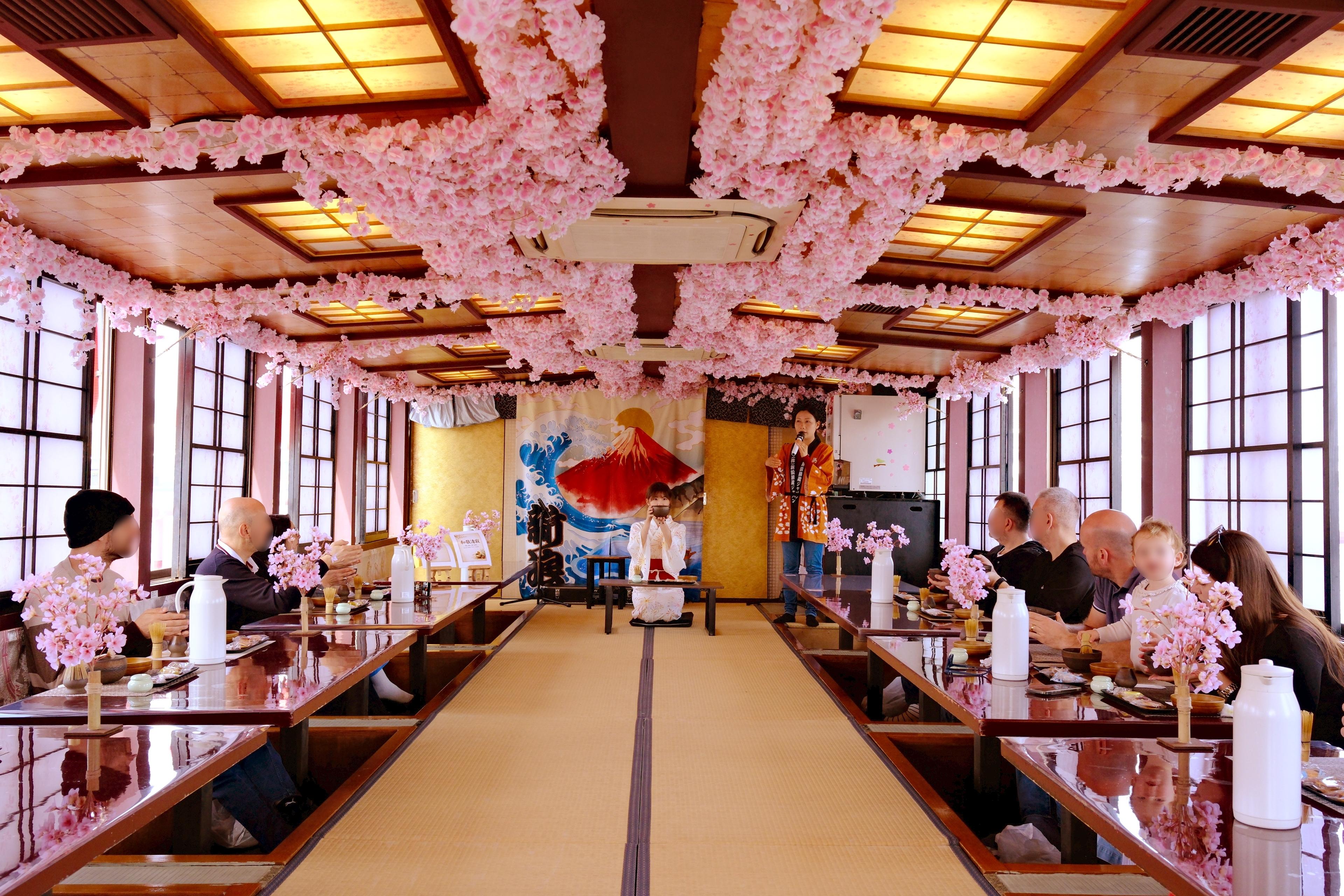 Tokyo Bay Yakatabune Cruise: Tea Ceremony or Sukiyaki Dinner on the Odaiba Route