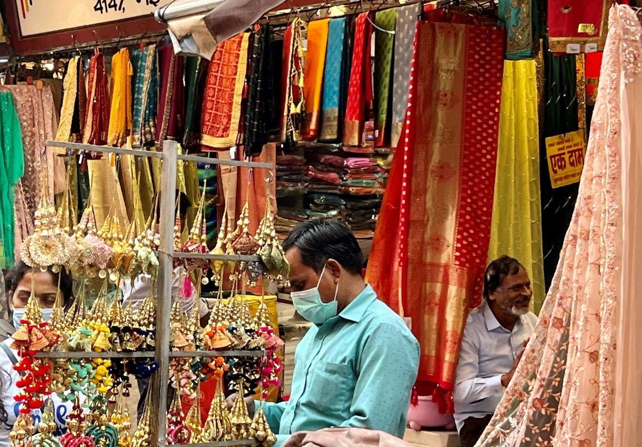 Delhi Personal Shopping Tour with Local Female Expert