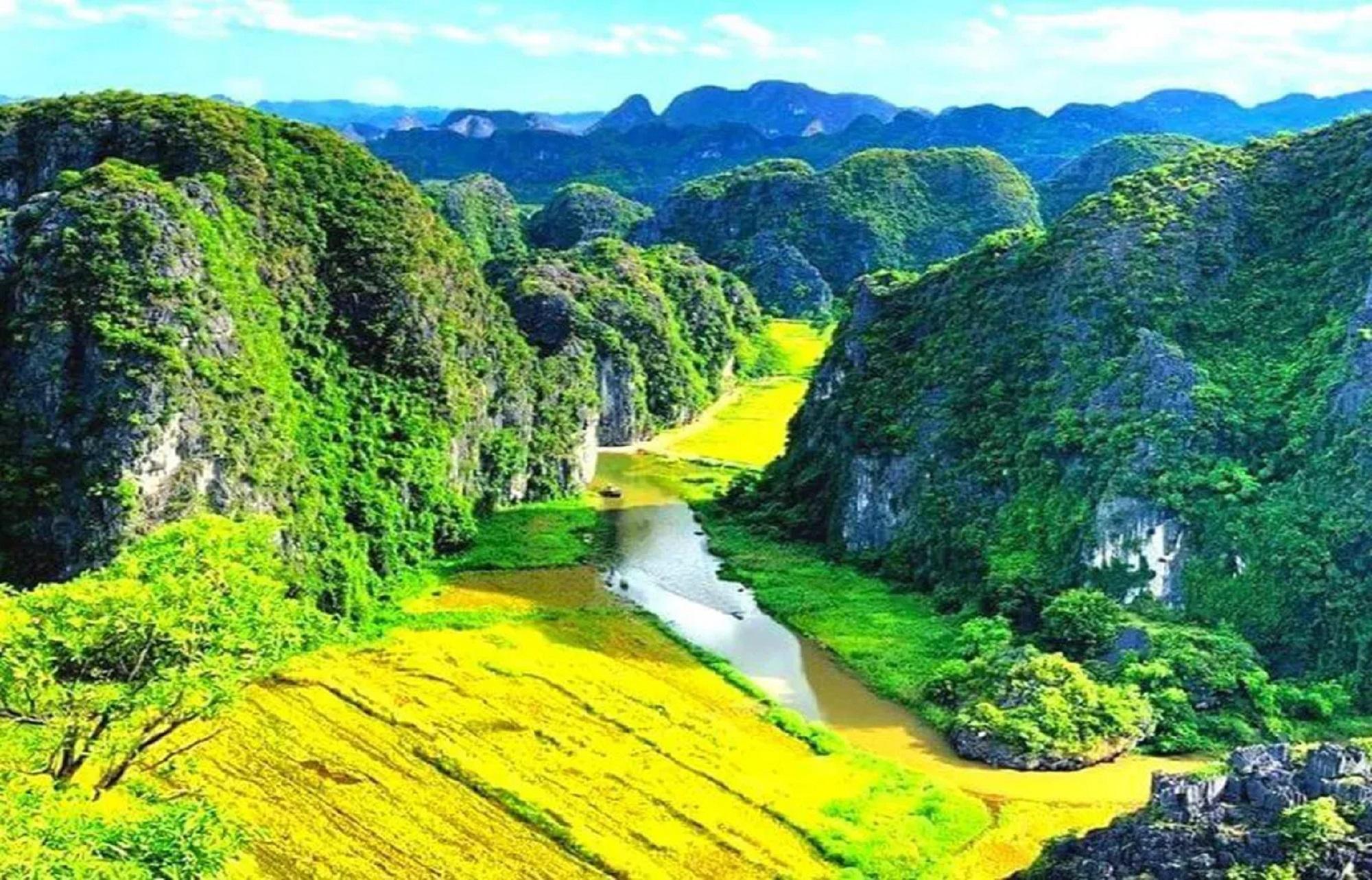 Ninh Binh Full-Day Small Group: Hoa Lu, Bich Dong, Trang An & Mua Cave