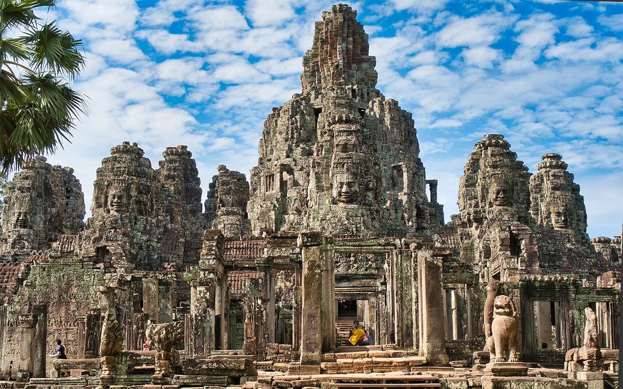 Angkor Wat Small-Group Sunrise or Sunset Expedition