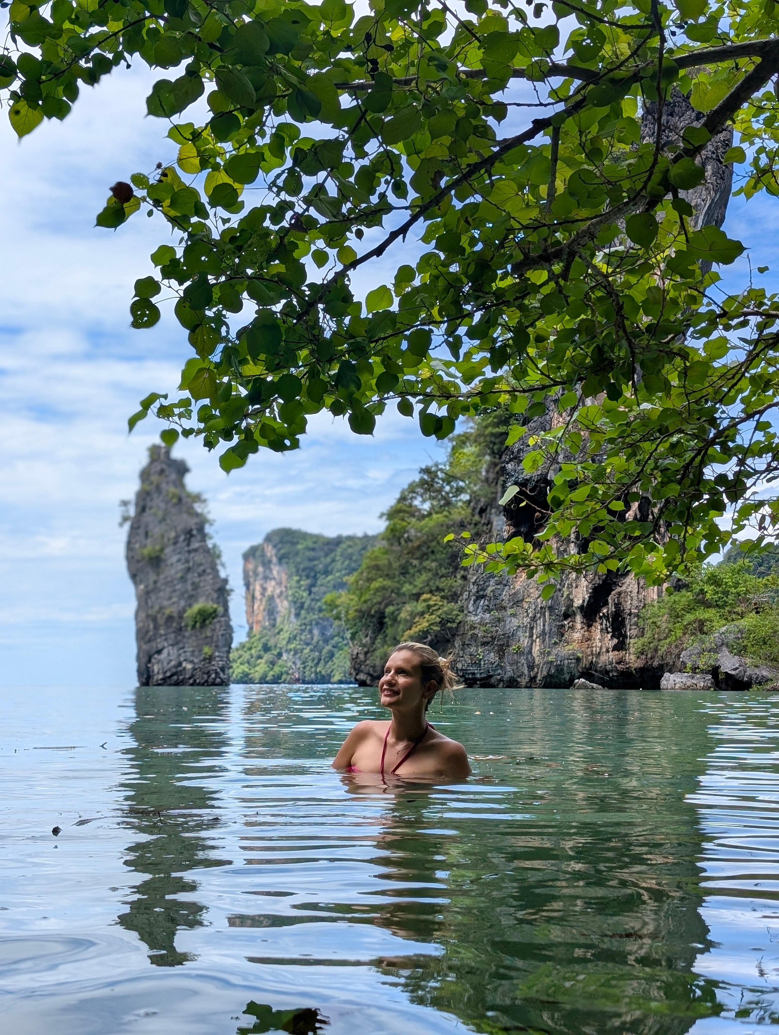 Krabi: Semi-Private Speedboat Tour to James Bond & Hong Islands