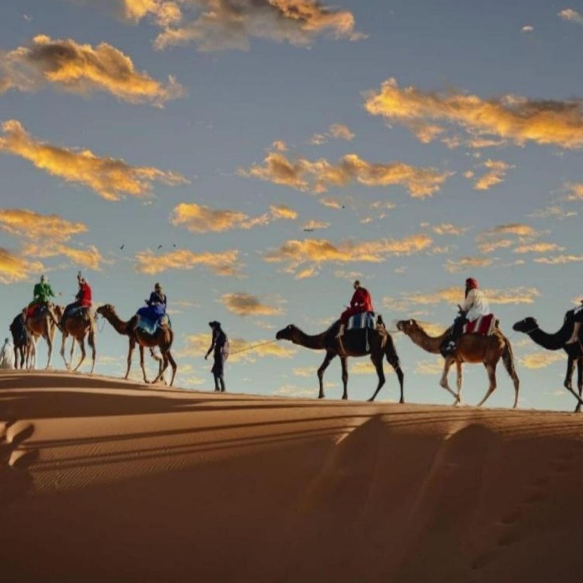Merzouga Sahara Overnight: Camel Trek & Luxury Desert Camp