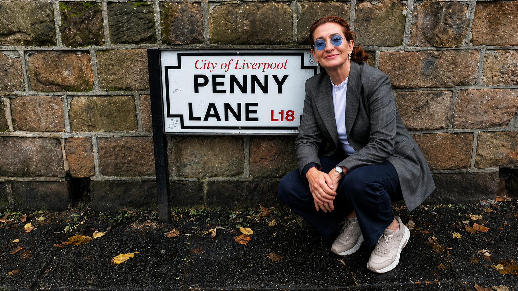 Private Beatles Taxi Tour with Mathew Street Walk