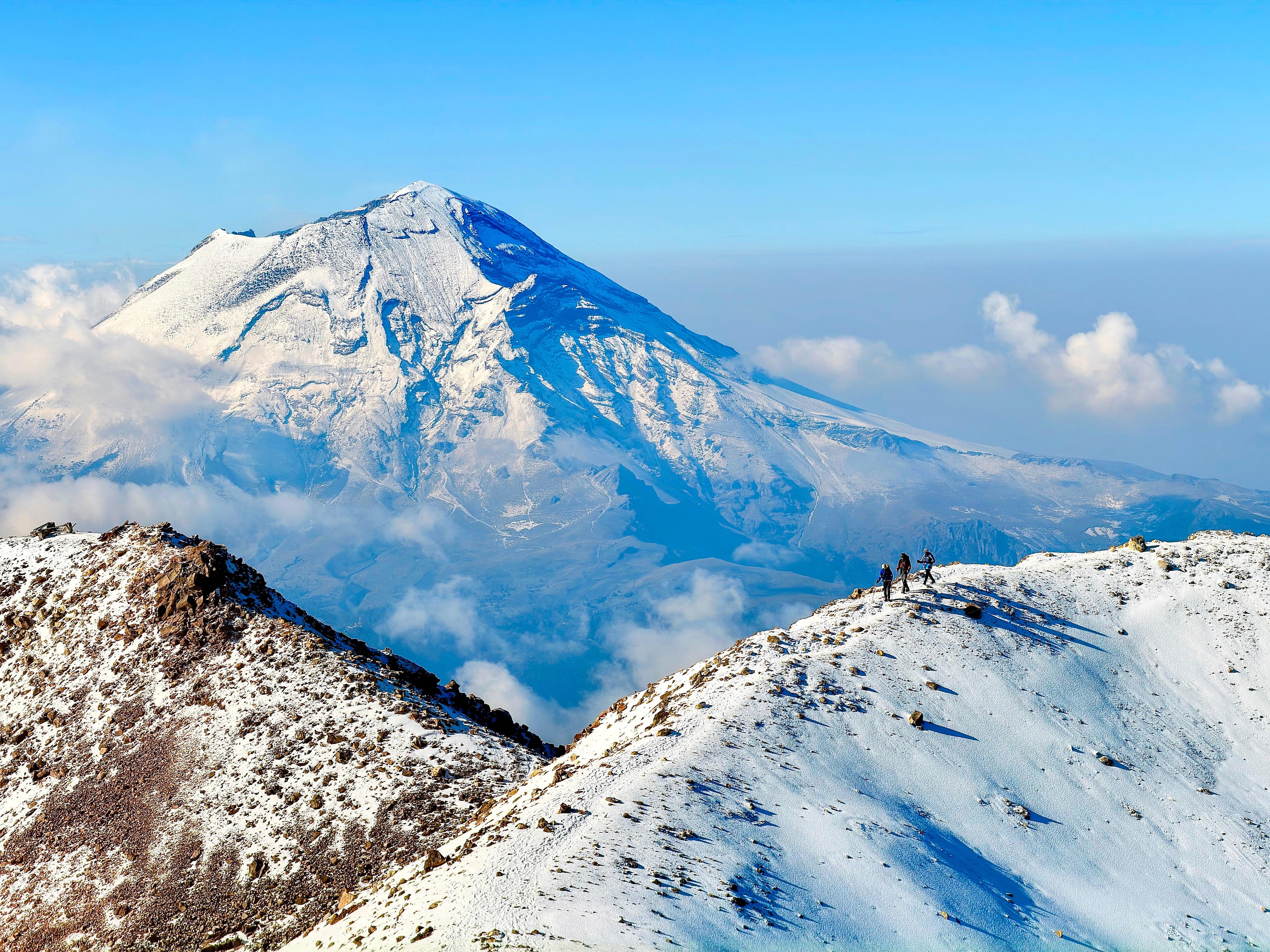 Iztaccíhuatl Volcano Summit: 2-Day High-Altitude Expedition