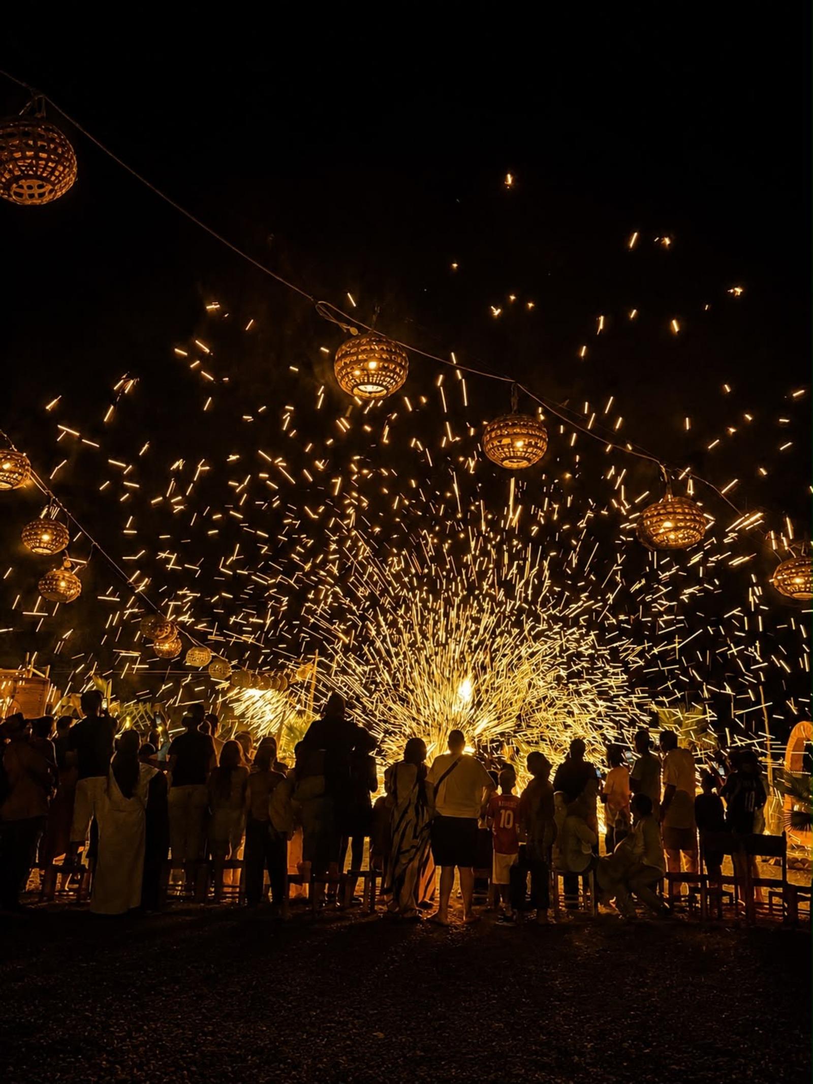 Agafay Desert Sunset Tour: Camel Ride, Dinner & Cultural Show