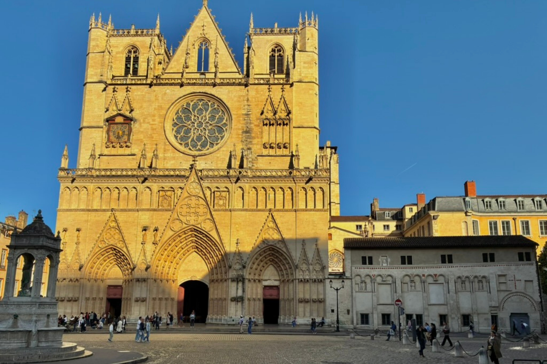 Lyon Walking Tour: Old Quarter, Silk Heritage & Presqu'île