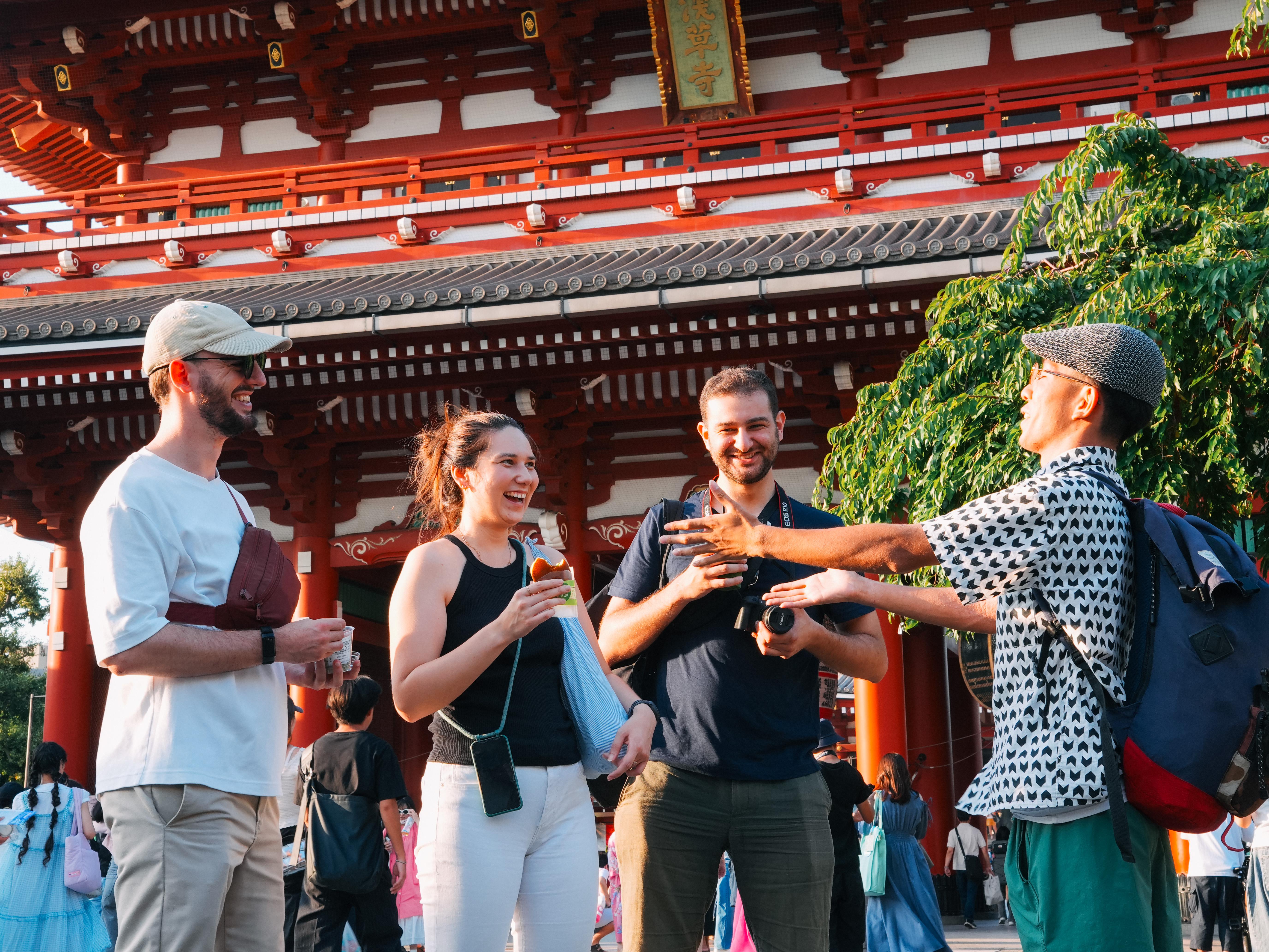 Tokyo Morning Tour: Meiji Shrine, Asakusa & Fish Market